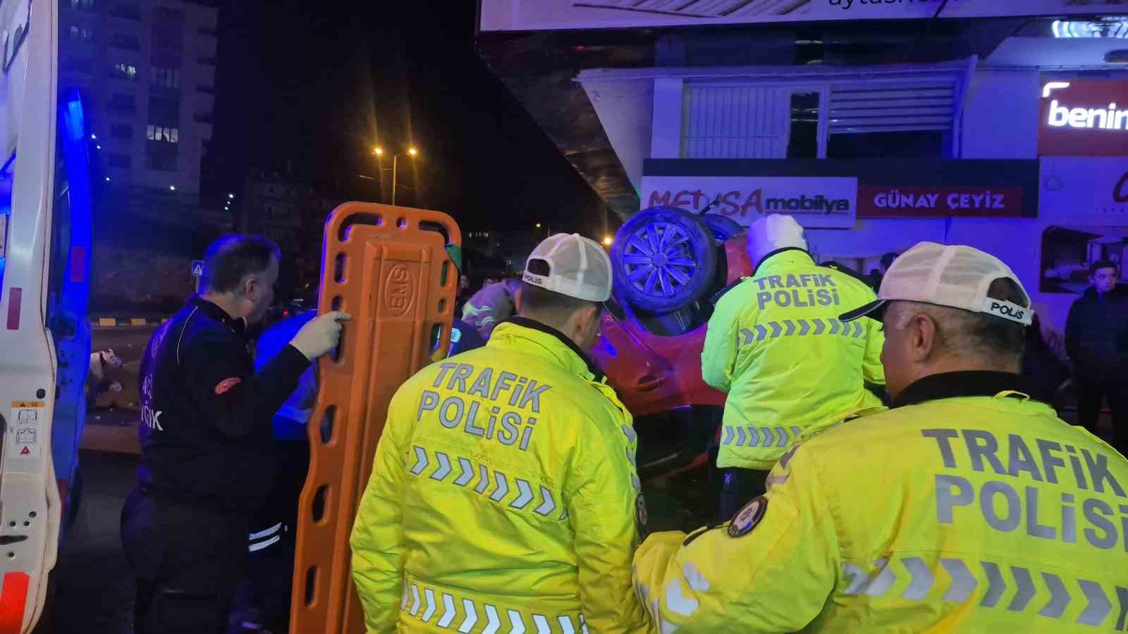 polisten-kacan-arac-takla-atti-3-yarali
