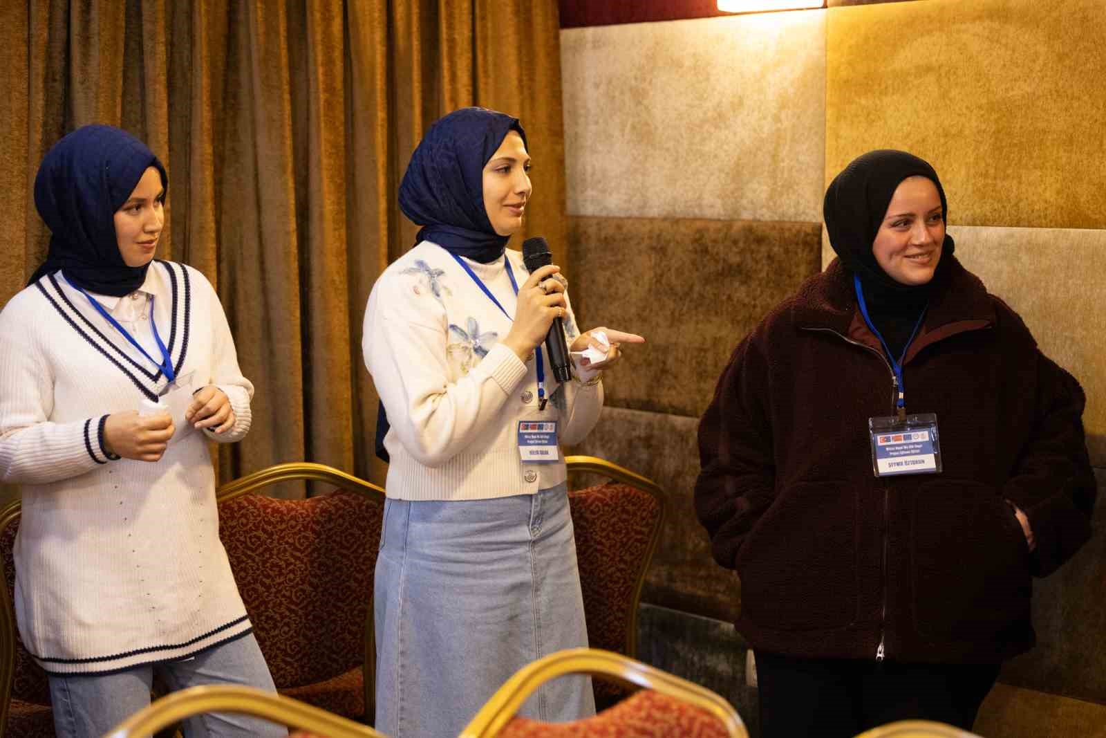 rizede-genclerin-sosyal-medya-bagimliligi-arastiriliyor