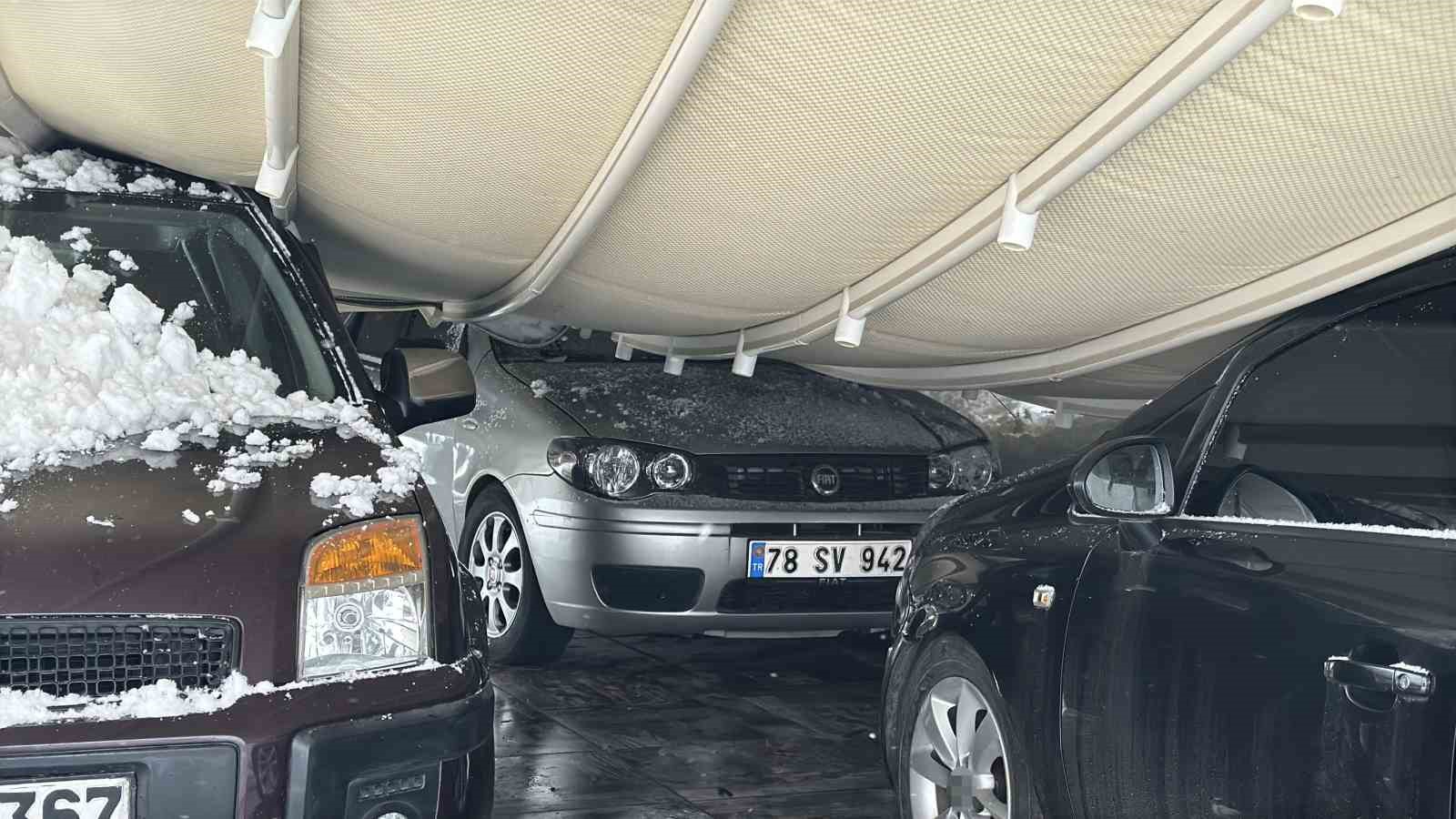 safranboluda-kar-agirligi-garaji-cokertti-3-arac-zarar-gordu