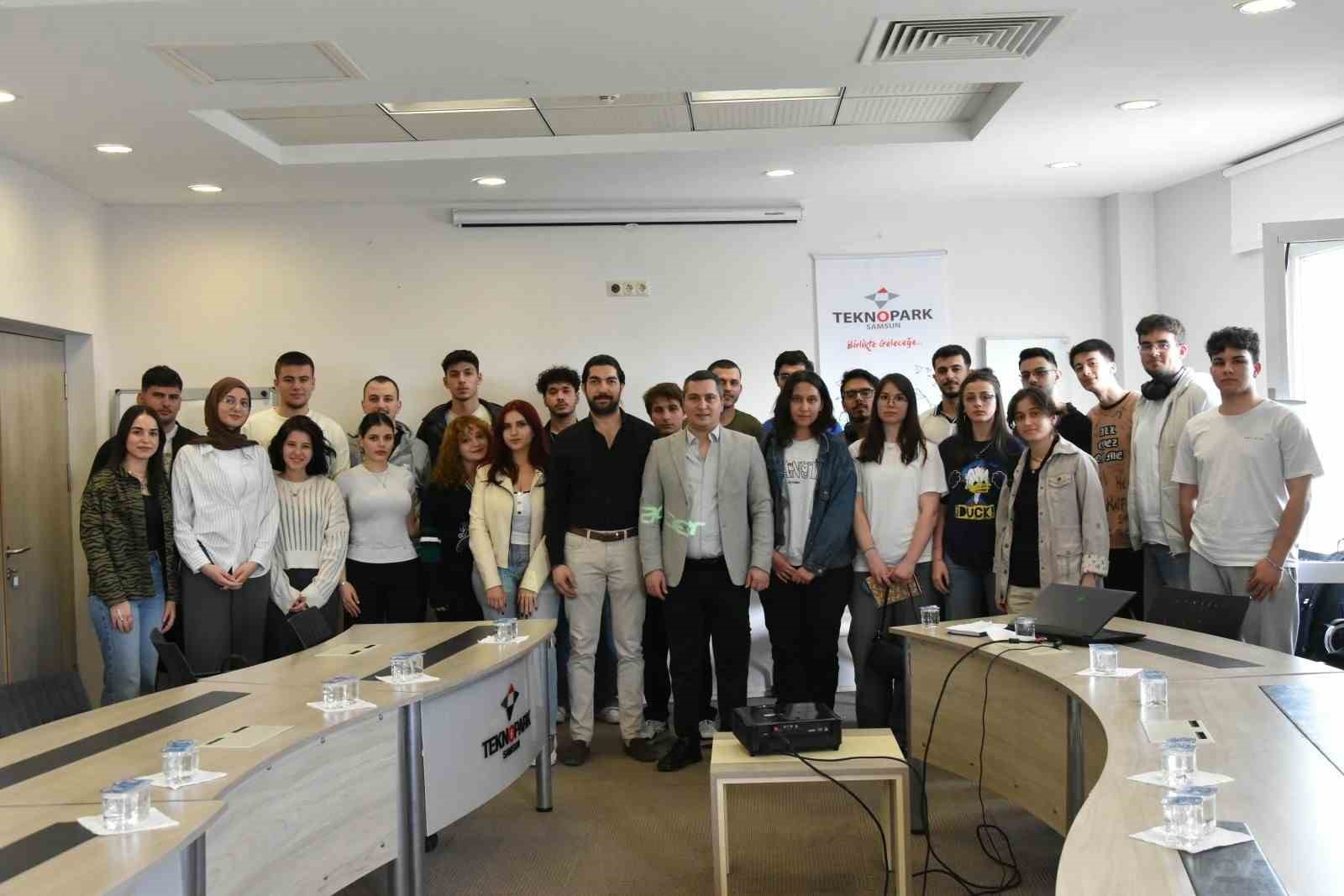 samsunda-gencler-teknolojiyle-is-hayatina-hazirlaniyor