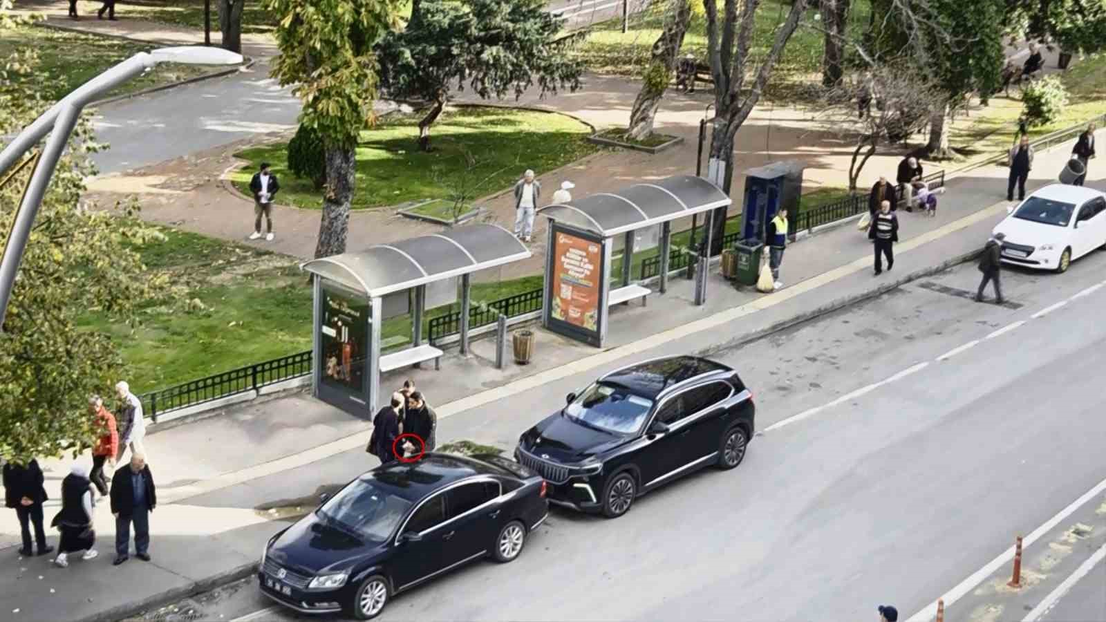 samsunda-iki-yasli-adamin-kavgasini-araya-girenler-onledi