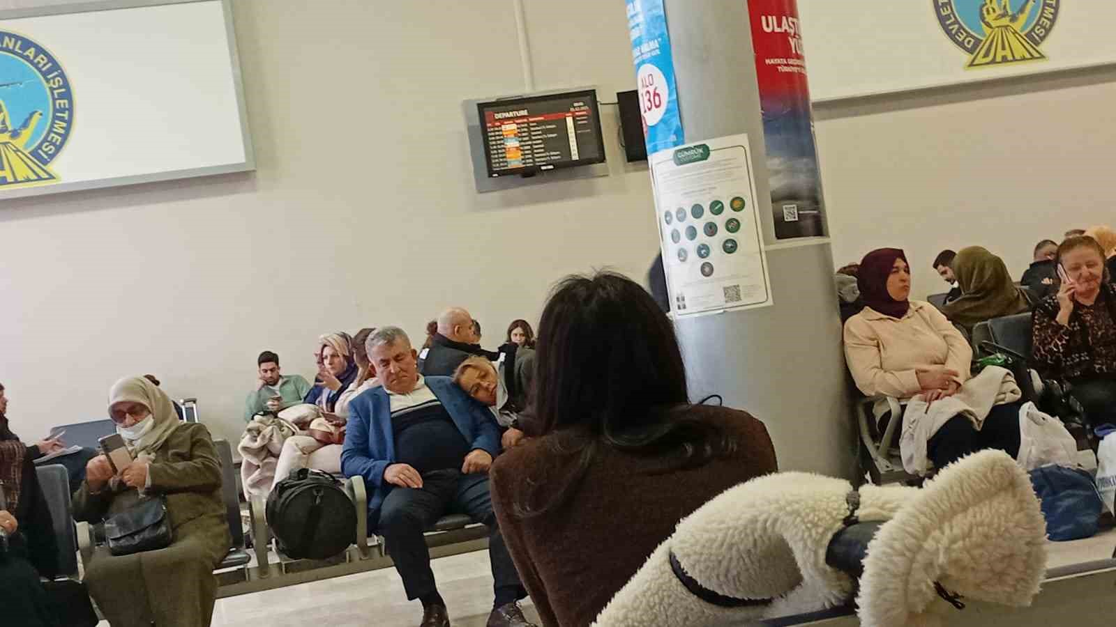 samsunda-yolcu-ucagi-marti-surusune-carpti