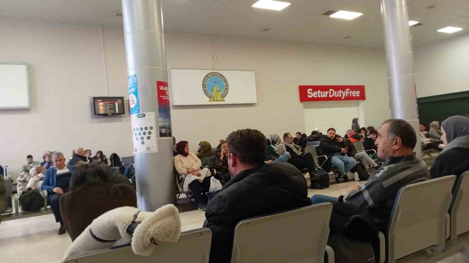 samsunda-yolcu-ucagi-marti-surusune-carpti