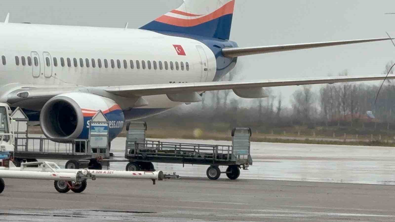 samsunda-yolcu-ucagi-marti-surusune-carpti