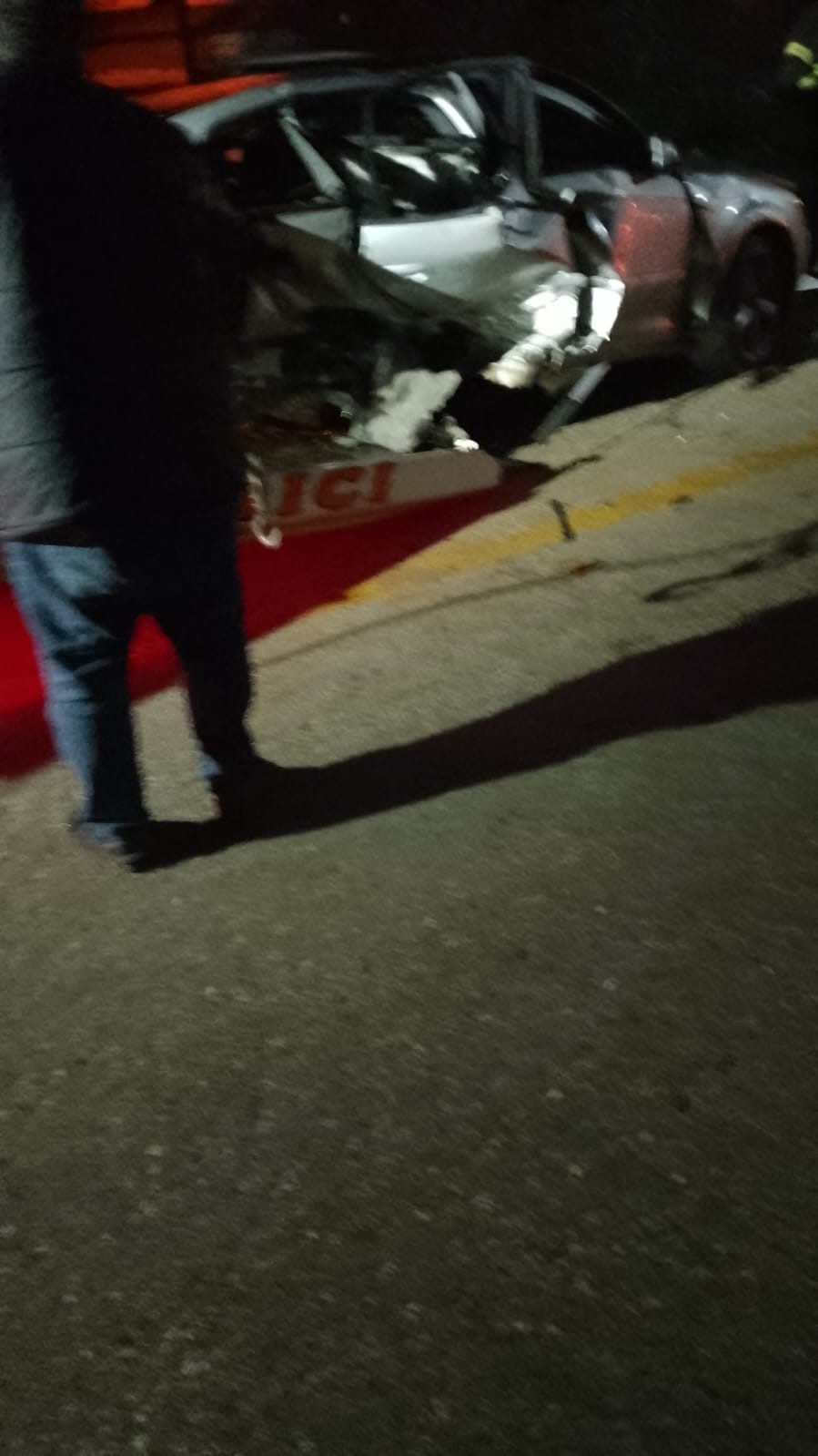 sarampole-yuvarlanan-otomobildeki-kadin-hayatini-kaybetti