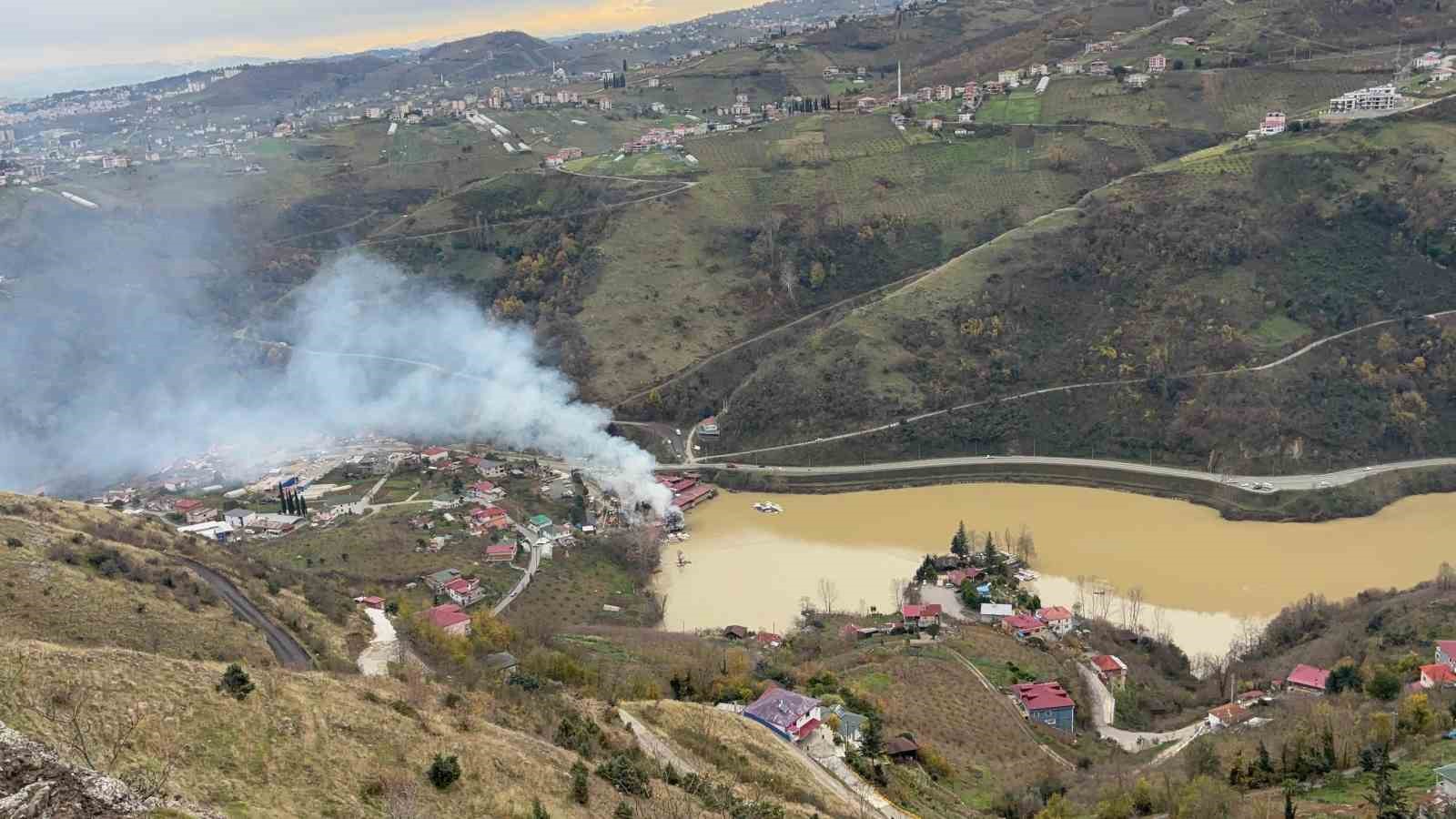 sera-golundeki-turistik-isletmede-yangin