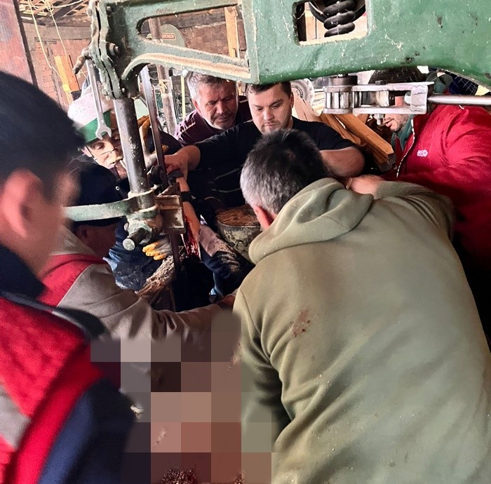 sinopta-is-kazasi-elini-hizar-makinesine-kaptirdi