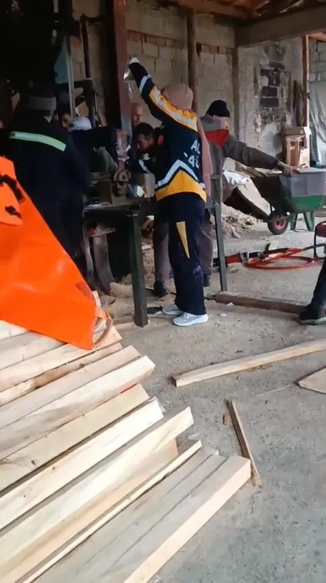 sinopta-is-kazasi-elini-hizar-makinesine-kaptirdi