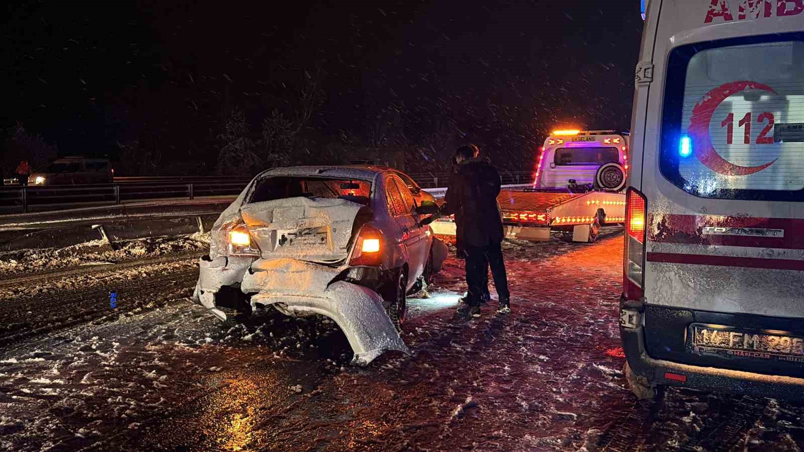 temin-bolu-gecisinde-ortalik-savas-alanina-dondu-7-arac-birbirine-carpti