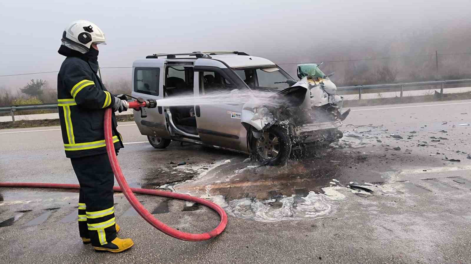 tirla-carpisan-hafif-ticari-arac-alev-aldi-5-yarali