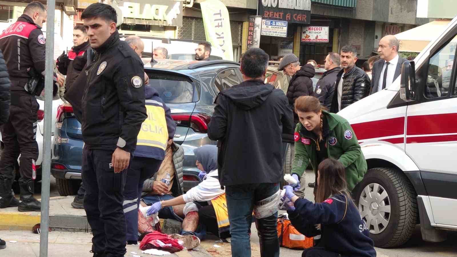 trabzonda-bicakli-kavga-1i-agir-8-yarali