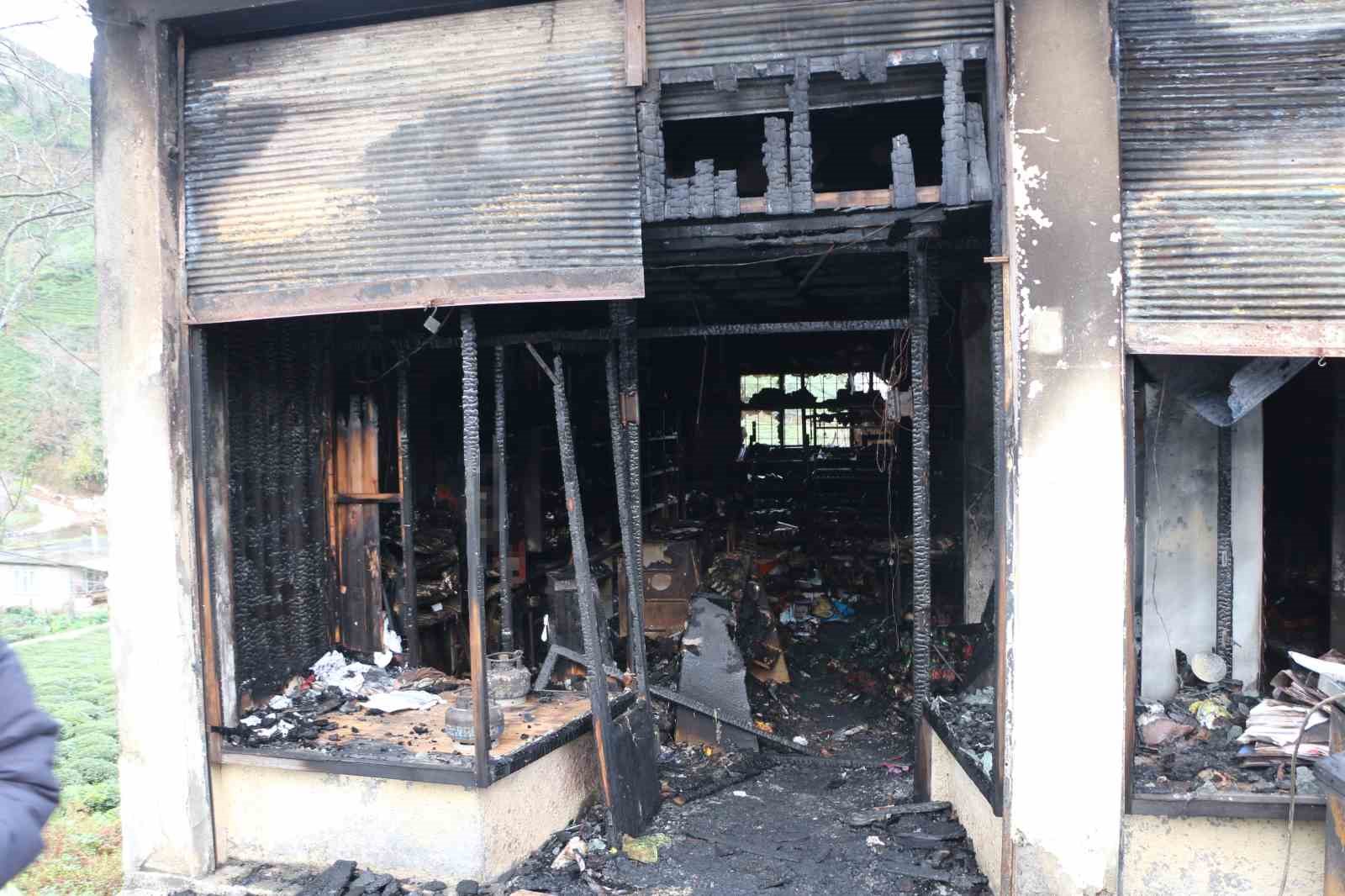 veresiye-alamadigi-icin-bakkali-atese-verdi