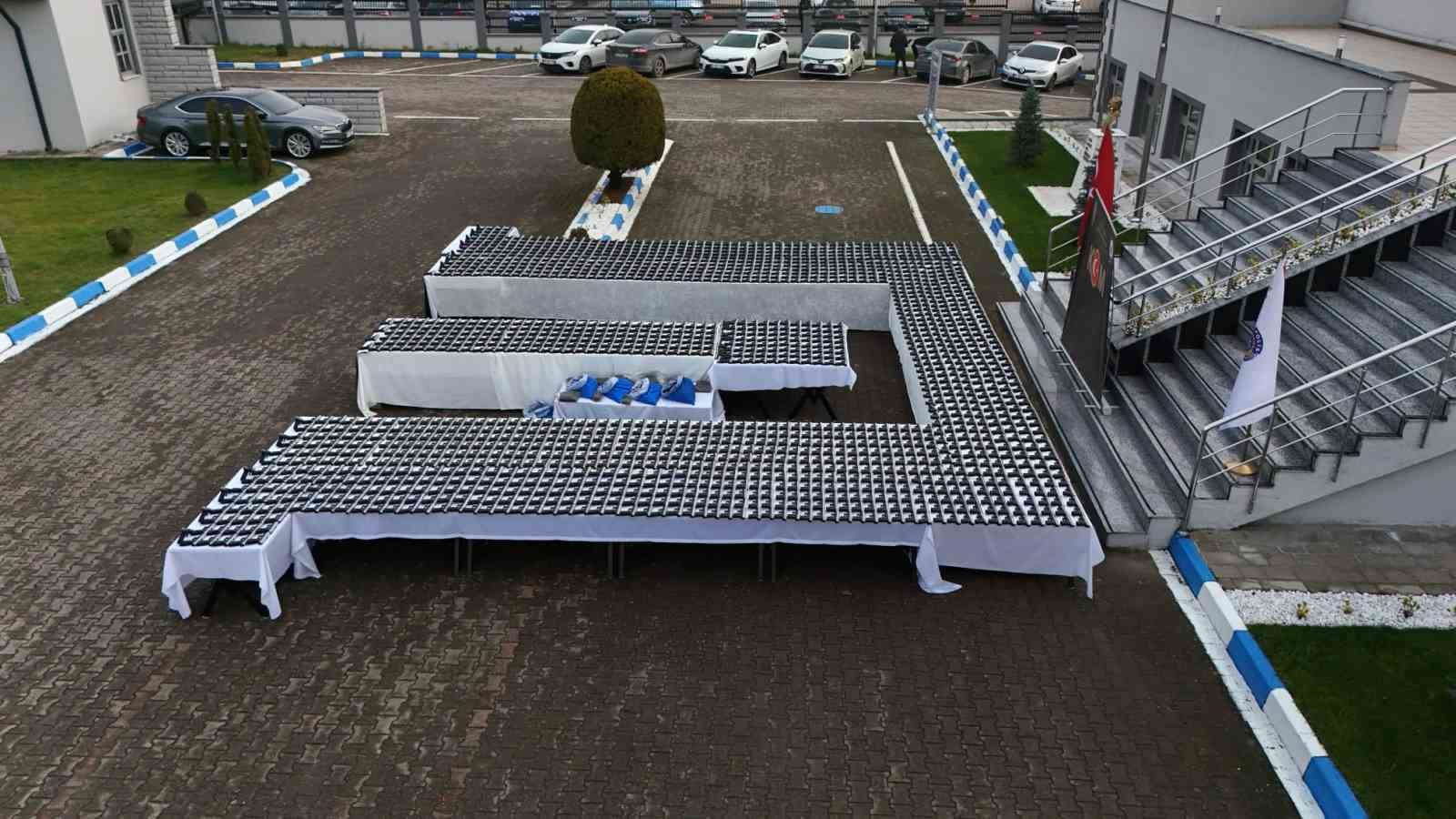 yolcu-otobusunde-binlerce-silah-parcasi-ele-gecirildi-6-gozalti