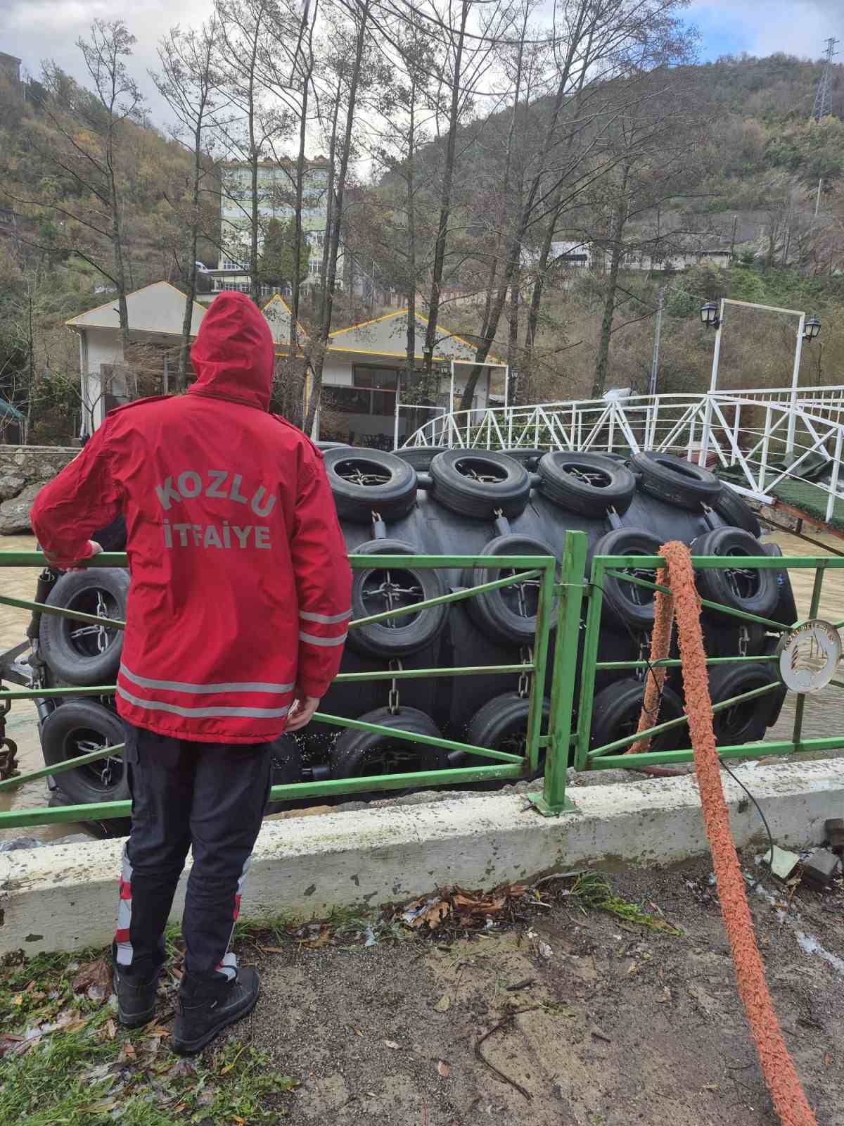 zonguldakta-kopruyu-tehdit-eden-dev-cisme-itfaiye-mudahalesi