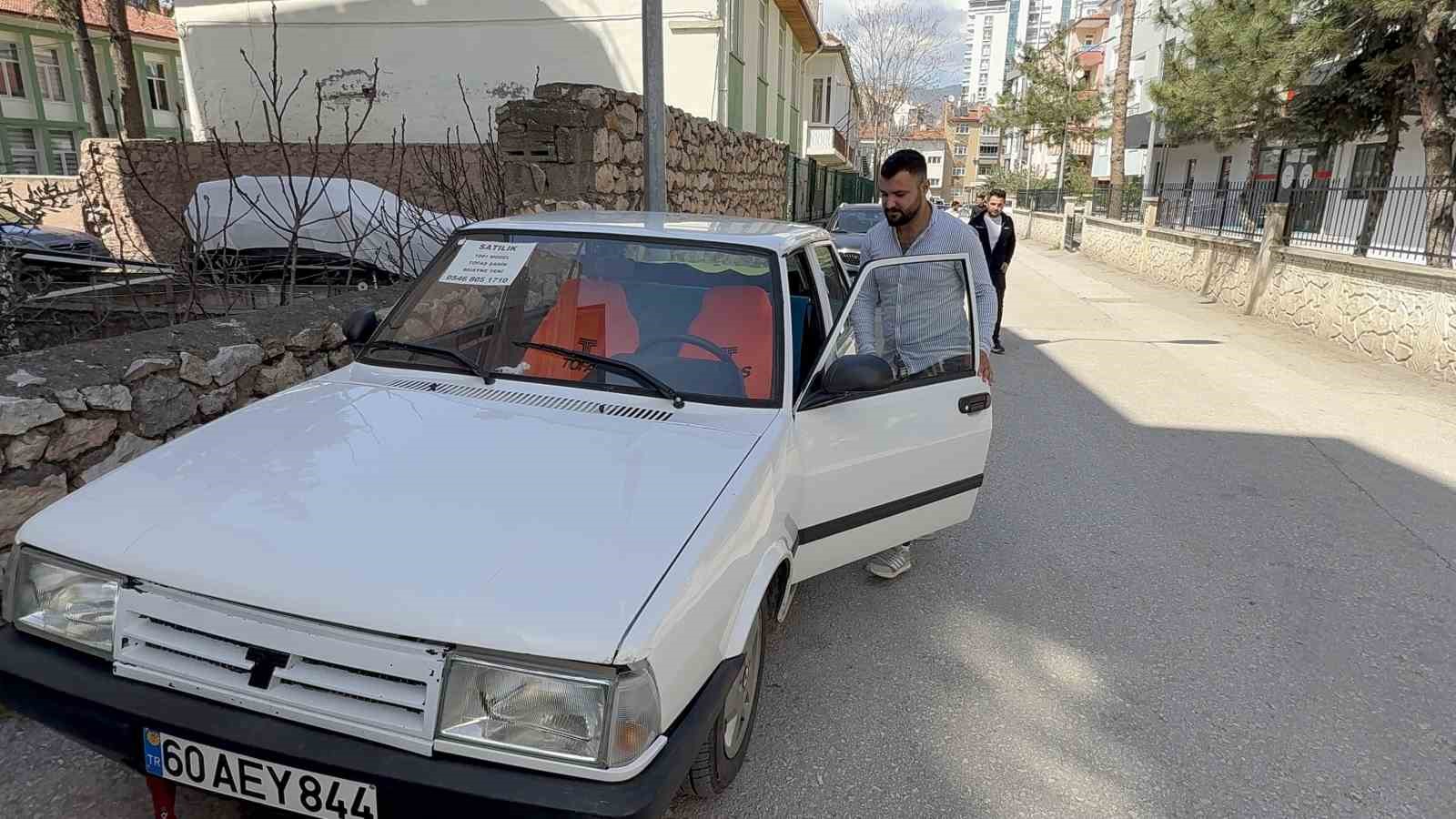 5-saniyelik-heves-icin-iki-maasindan-oldu