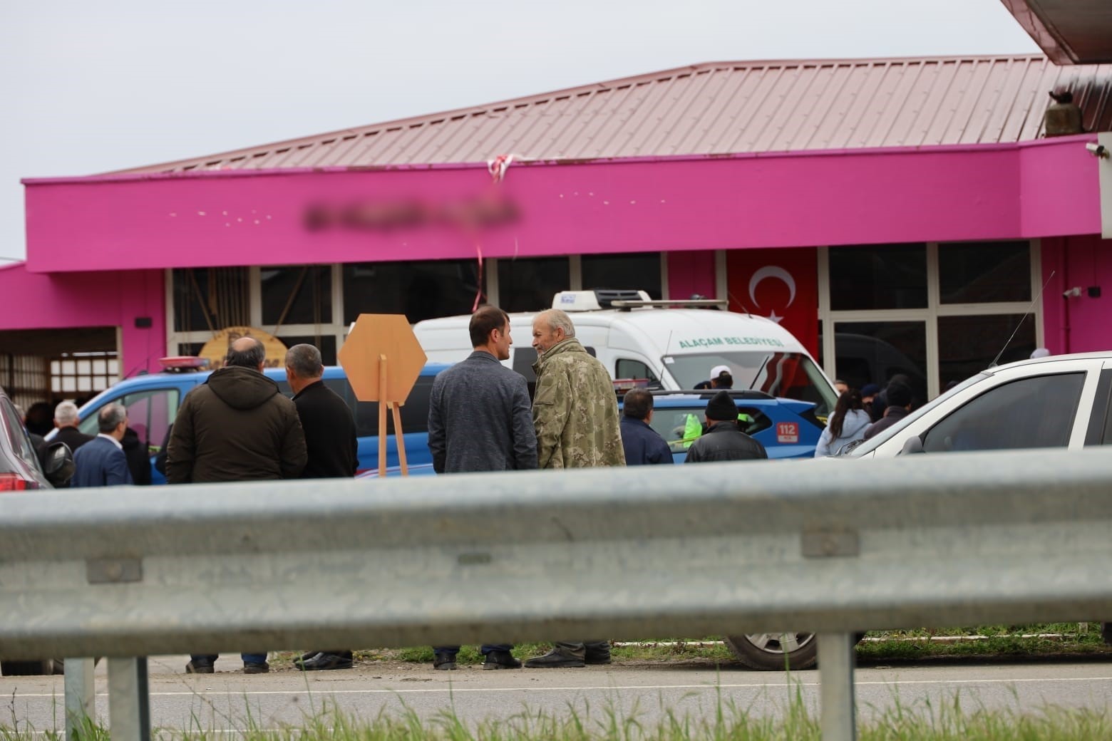 bosanma-asamasindaki-esini-vurup-intihar-etti