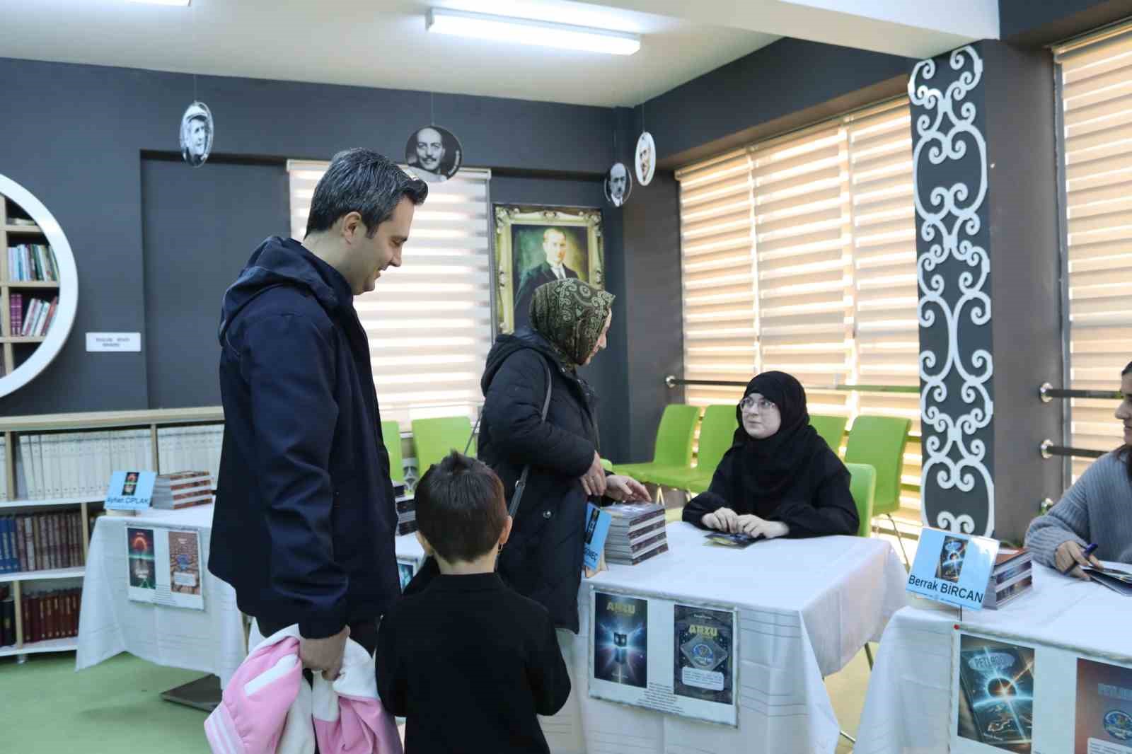 bu-imza-gununun-yazarlari-cok-farkli