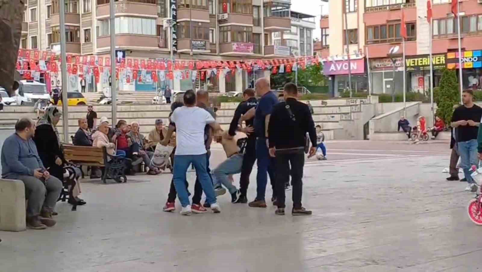 kavgaya-karisan-sahis-polis-ekiplerine-zor-anlar-yasatti
