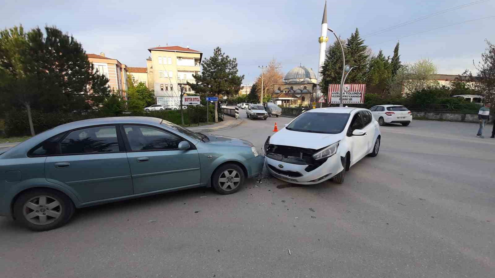 samsunda-trafik-kazasi-4-yarali