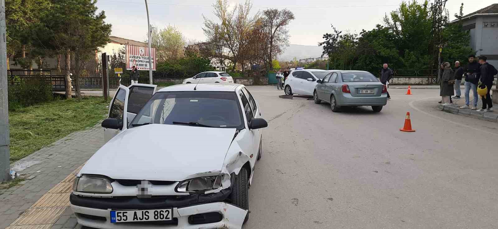 samsunda-trafik-kazasi-4-yarali
