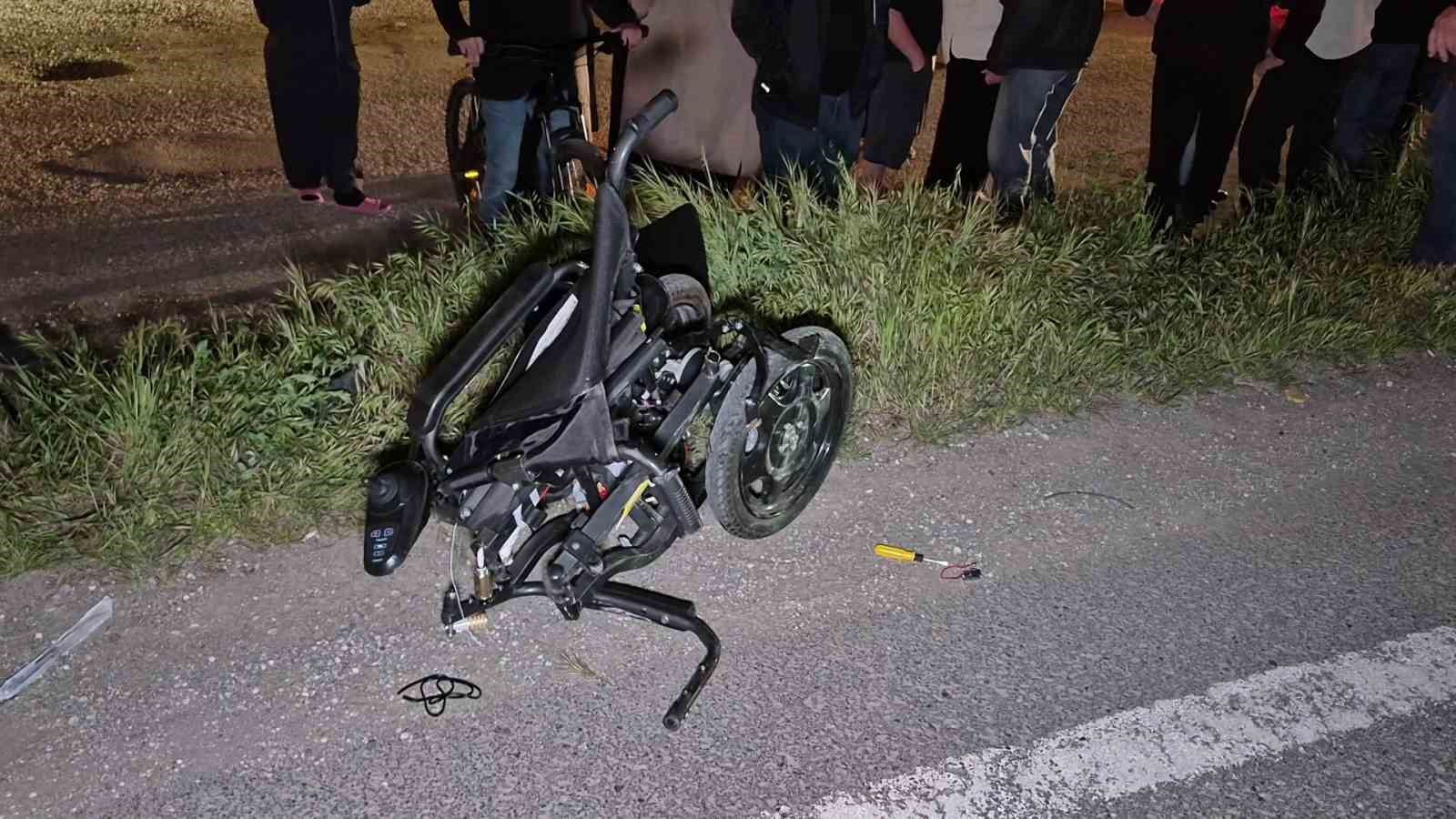 tekerlekli-sandalyeyle-yolun-karsisina-gecerken-otomobilin-carptigi-engelli-vatandas-yaralandi