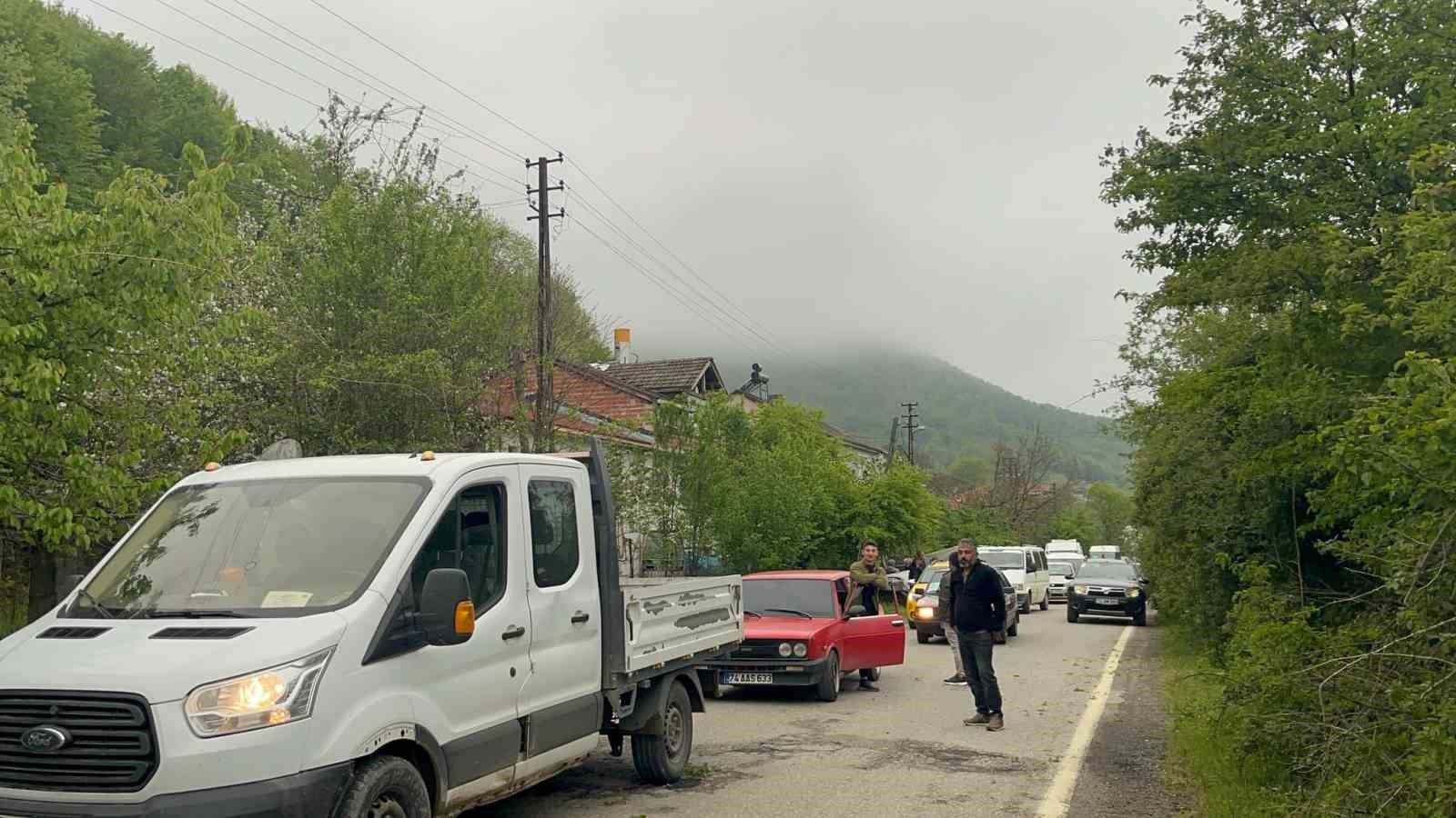 tellere-takilan-tir-interneti-cokertti-trafigi-felc-etti