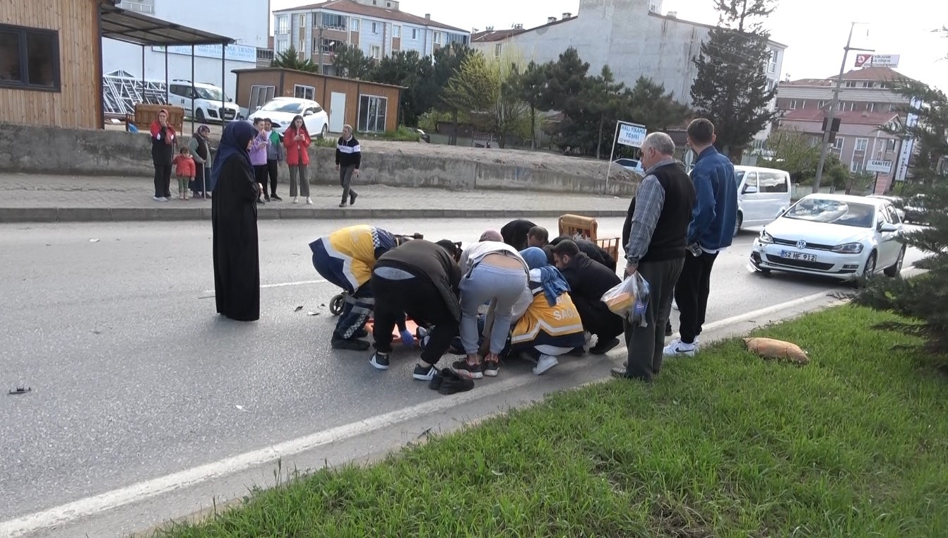 yaya-gecidinden-gecen-motosiklete-otomobil-carpti-1-yarali