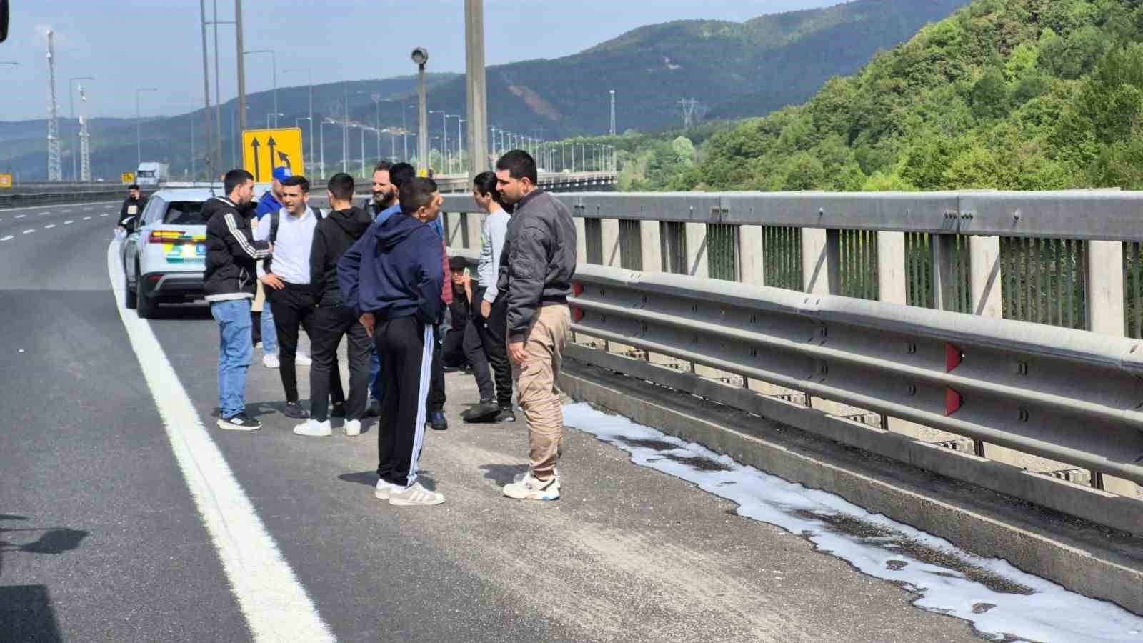 yolcu-otobusu-alevlere-teslim-oldu