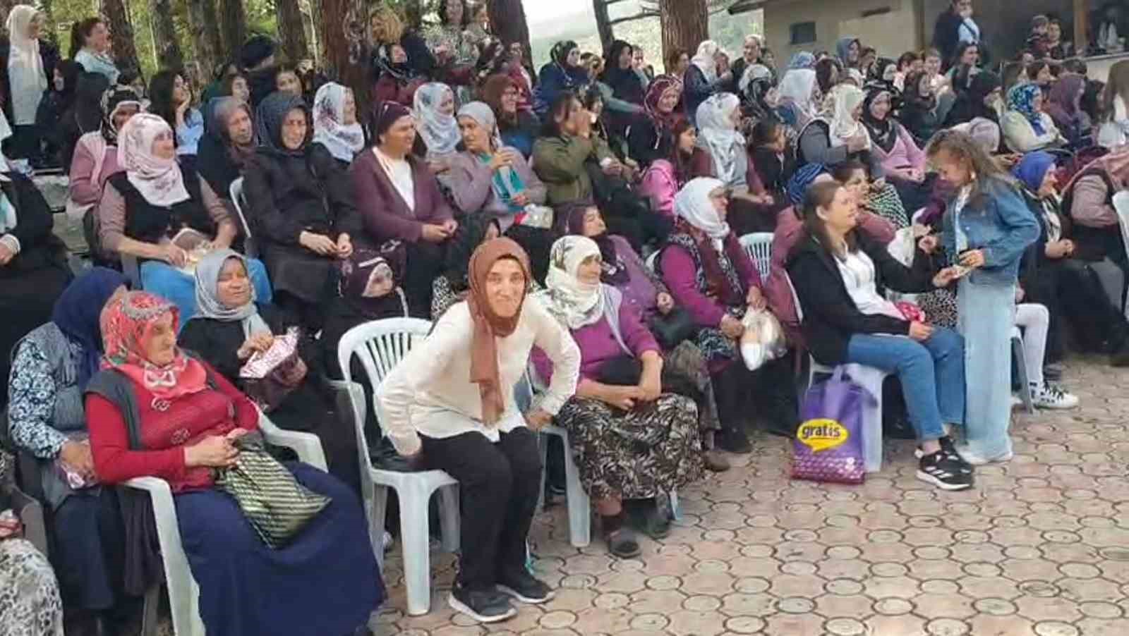 alpaslan-koyunde-kadinlardan-elektrikli-motorlarla-anneler-gunu-konvoyu