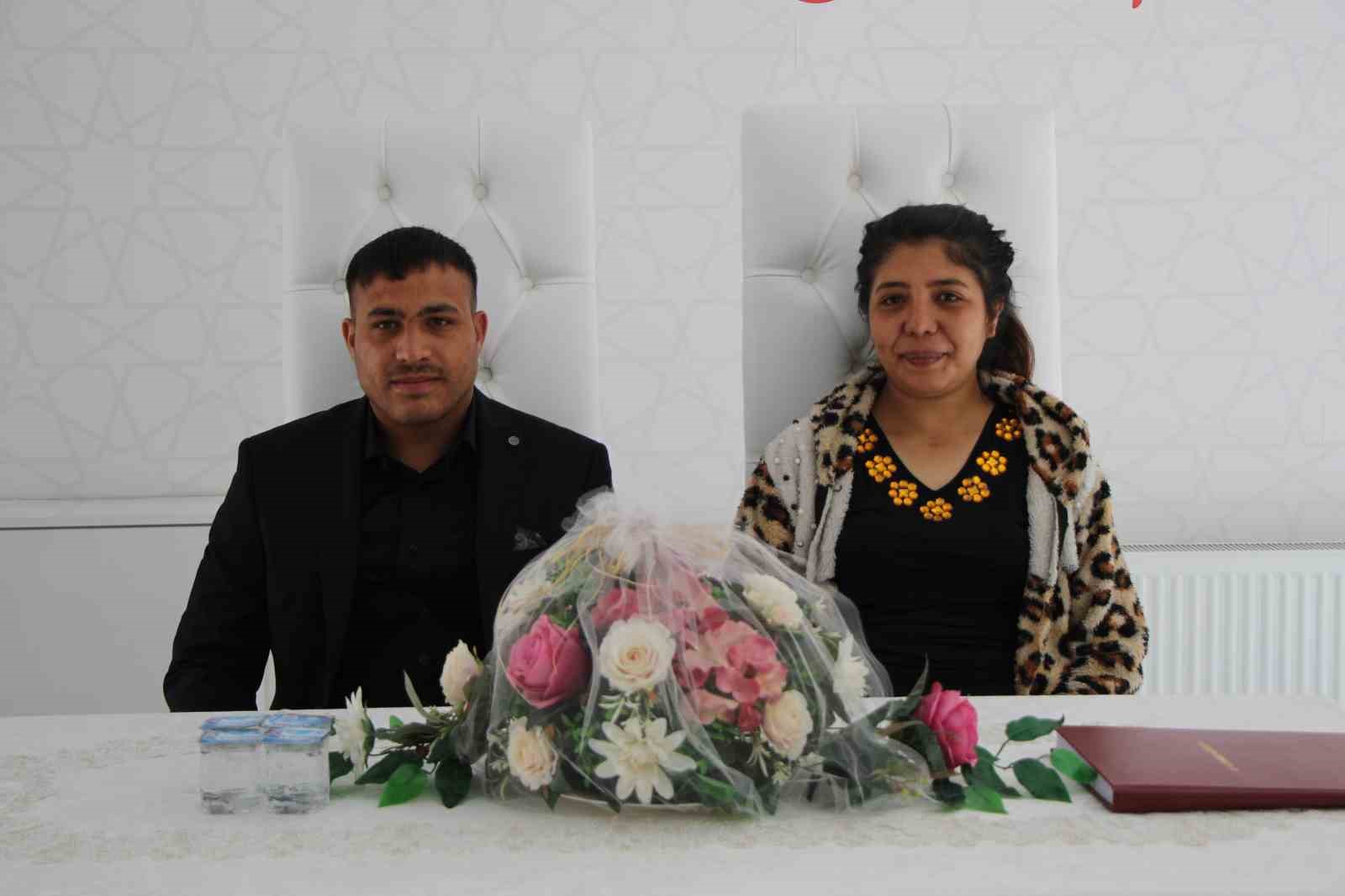 amasyada-hamile-kadin-resmi-nikah-icin-halk-gunune-basvurdu-dogacak-cocuguna-valinin-adini-verecek