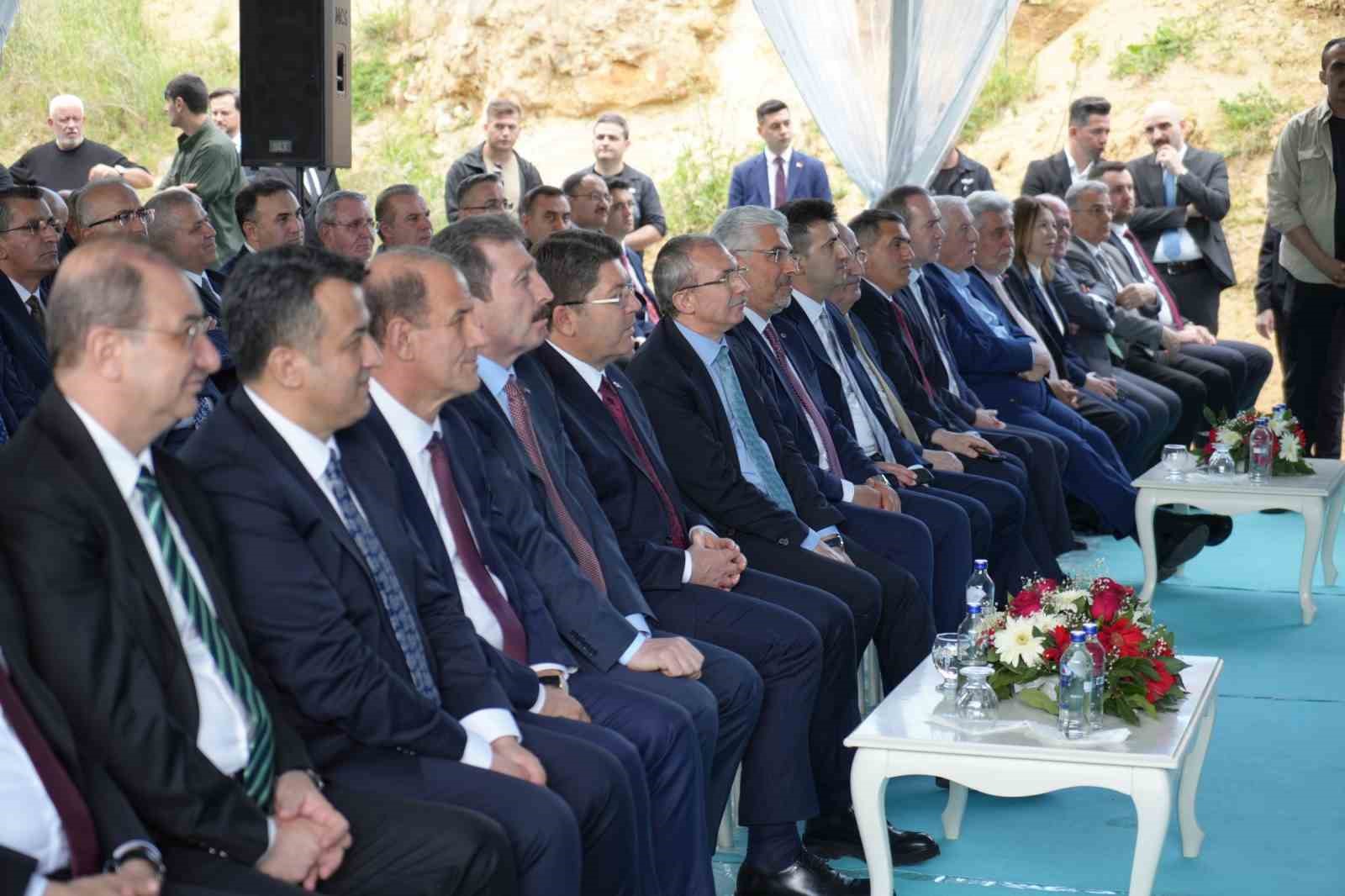 bakan-tunc-yapay-zekayla-isimizi-daha-da-kolaylastiracak-projeleri-onumuzdeki-gunlerde-milletimizle-paylasacagiz