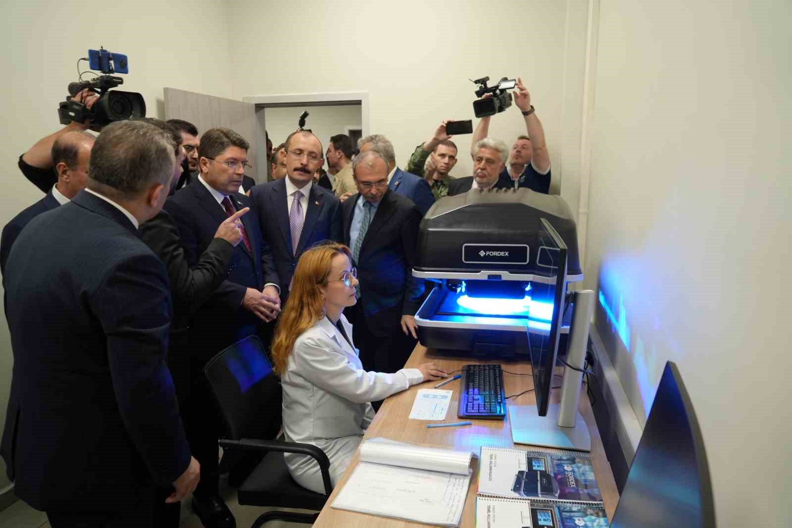 bakan-tunc-yapay-zekayla-isimizi-daha-da-kolaylastiracak-projeleri-onumuzdeki-gunlerde-milletimizle-paylasacagiz