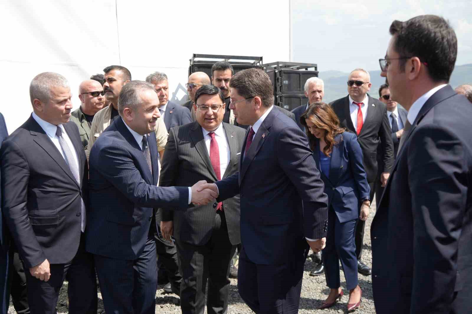 bakan-tunc-yapay-zekayla-isimizi-daha-da-kolaylastiracak-projeleri-onumuzdeki-gunlerde-milletimizle-paylasacagiz