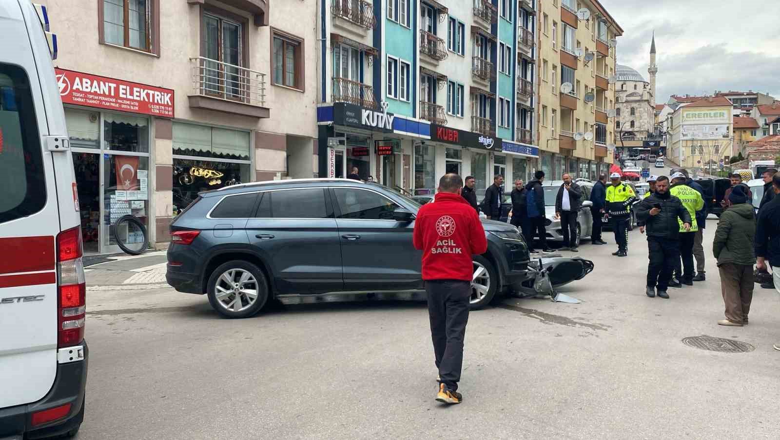 boluda-cip-ile-motosiklet-carpisti-1-yarali