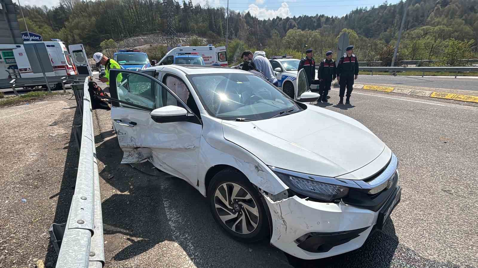 boluda-hafif-ticari-arac-ile-otomobil-carpisti-10-yarali