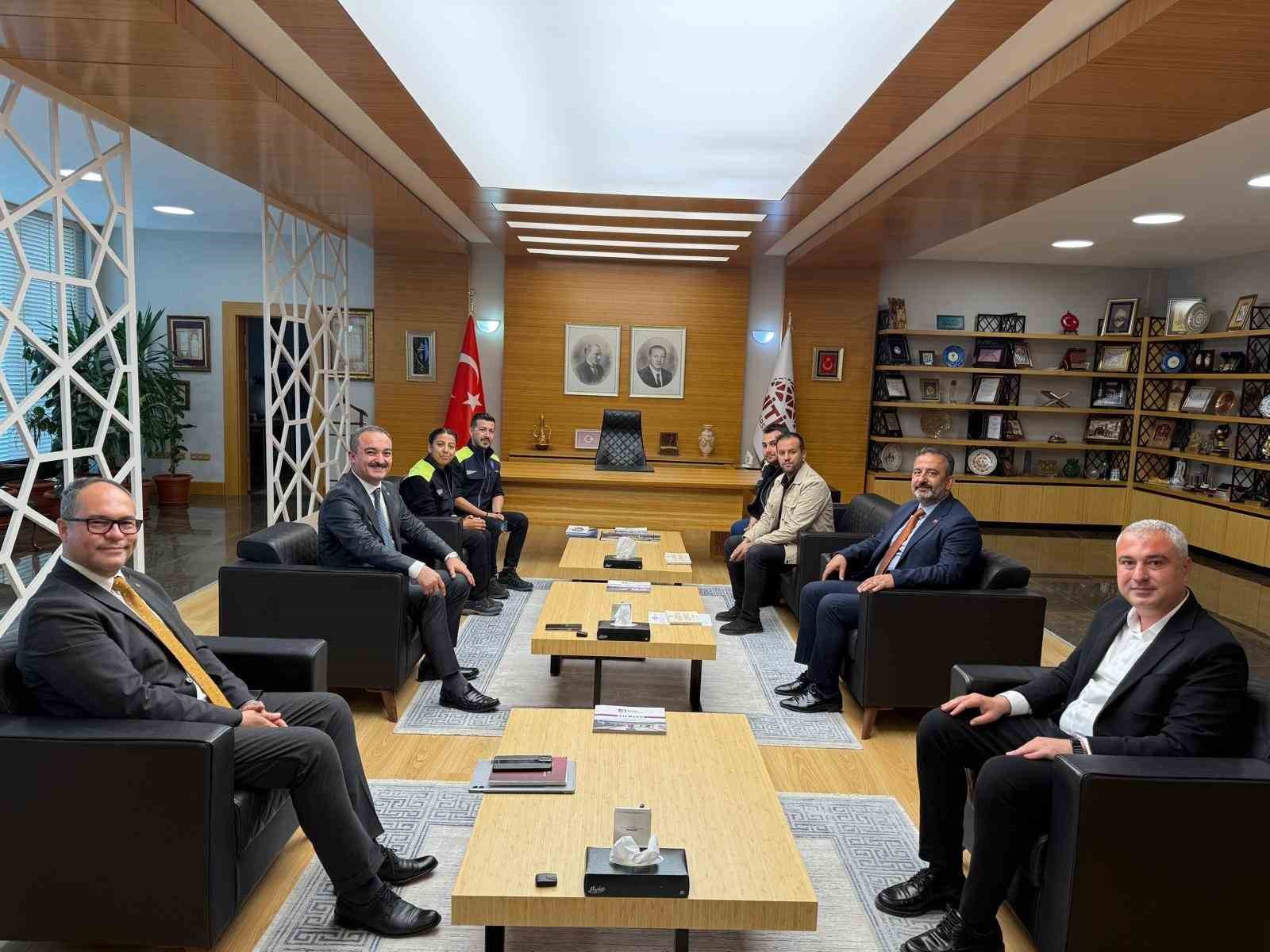 corum-belediyesinden-220-kamu-kurulusuna-memnuniyet-ziyareti