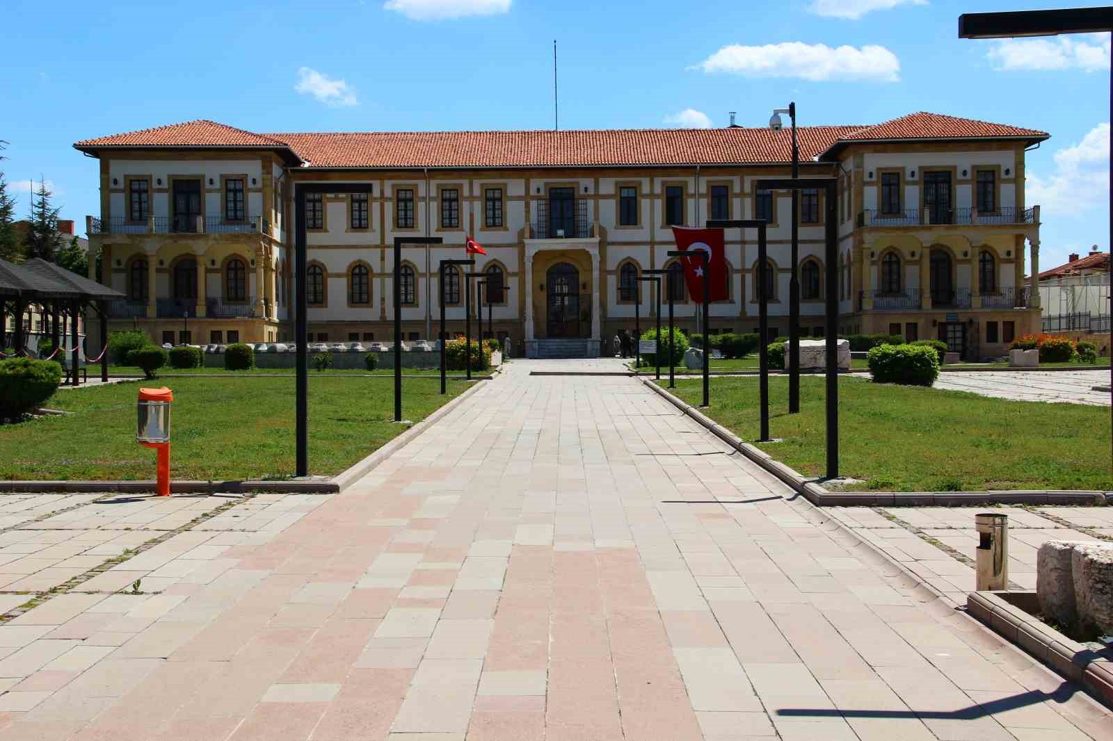 corum-valisi-calgan-eserlerin-heba-edilmemesi-lazim