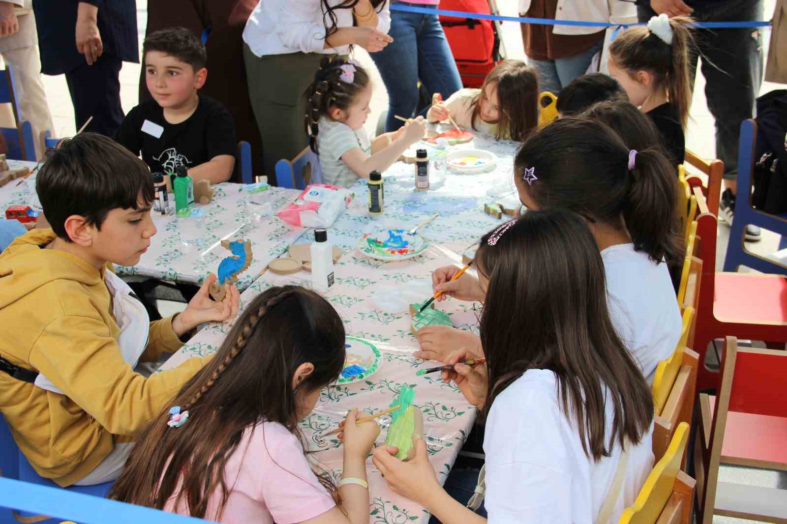 corumda-aileler-festivalde-bulustu-ortaya-renkli-goruntuler-cikti