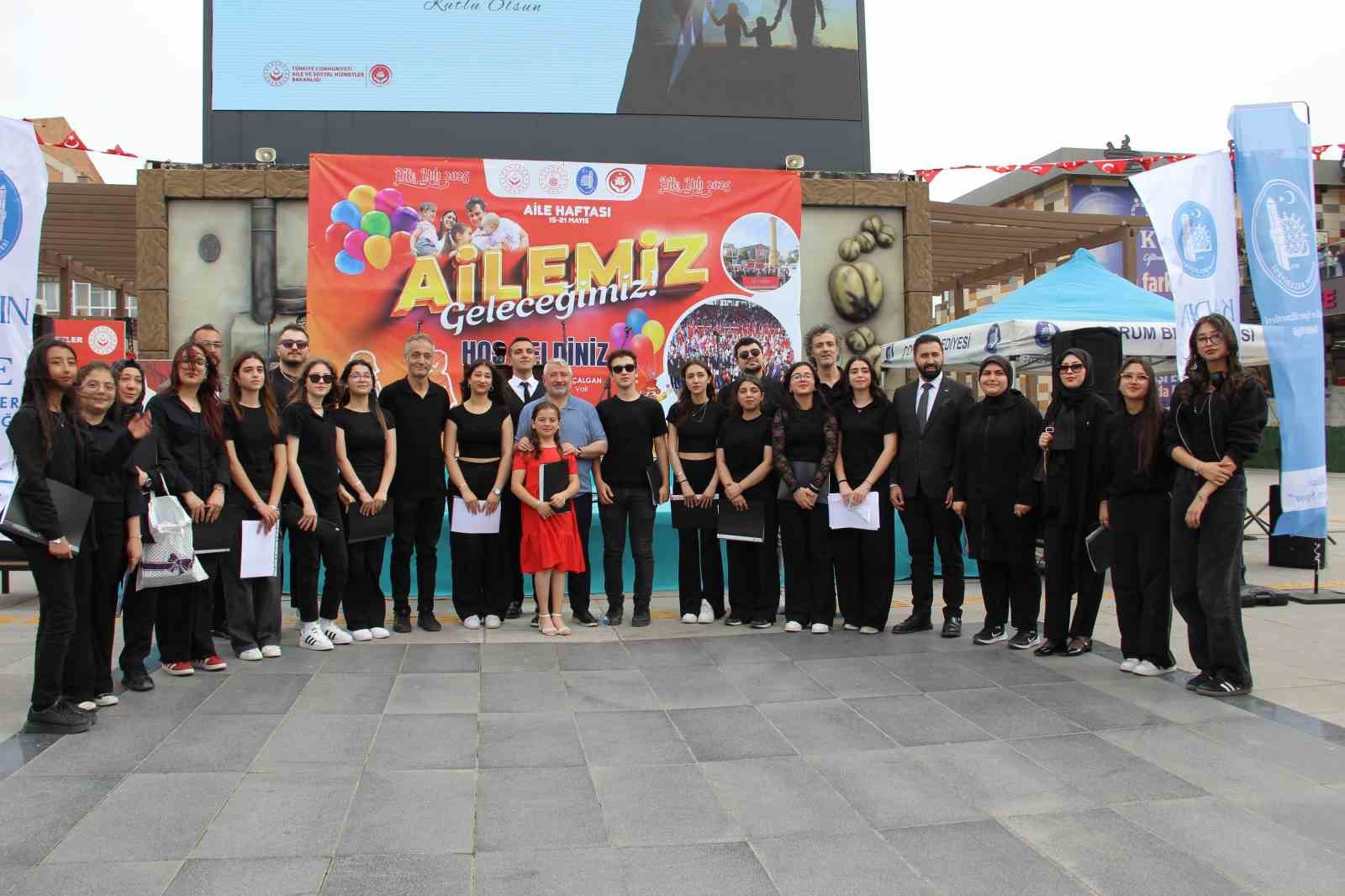 corumda-aileler-festivalde-bulustu-ortaya-renkli-goruntuler-cikti
