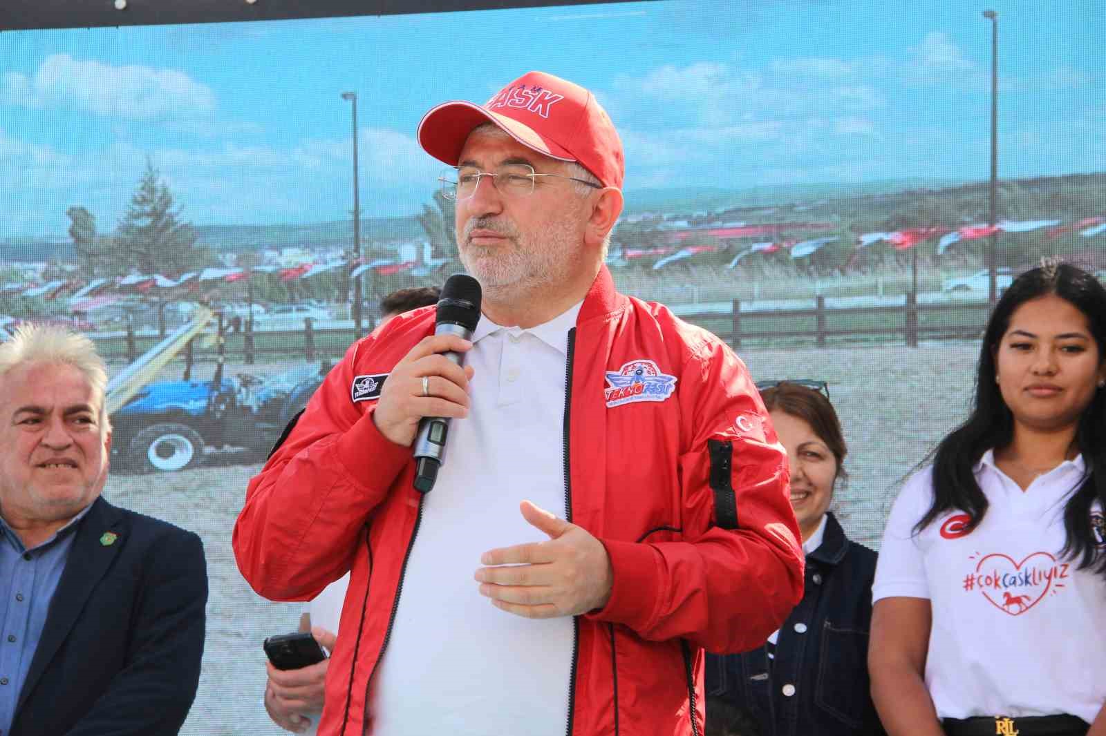corumda-atlar-guzellikleriyle-yaristi