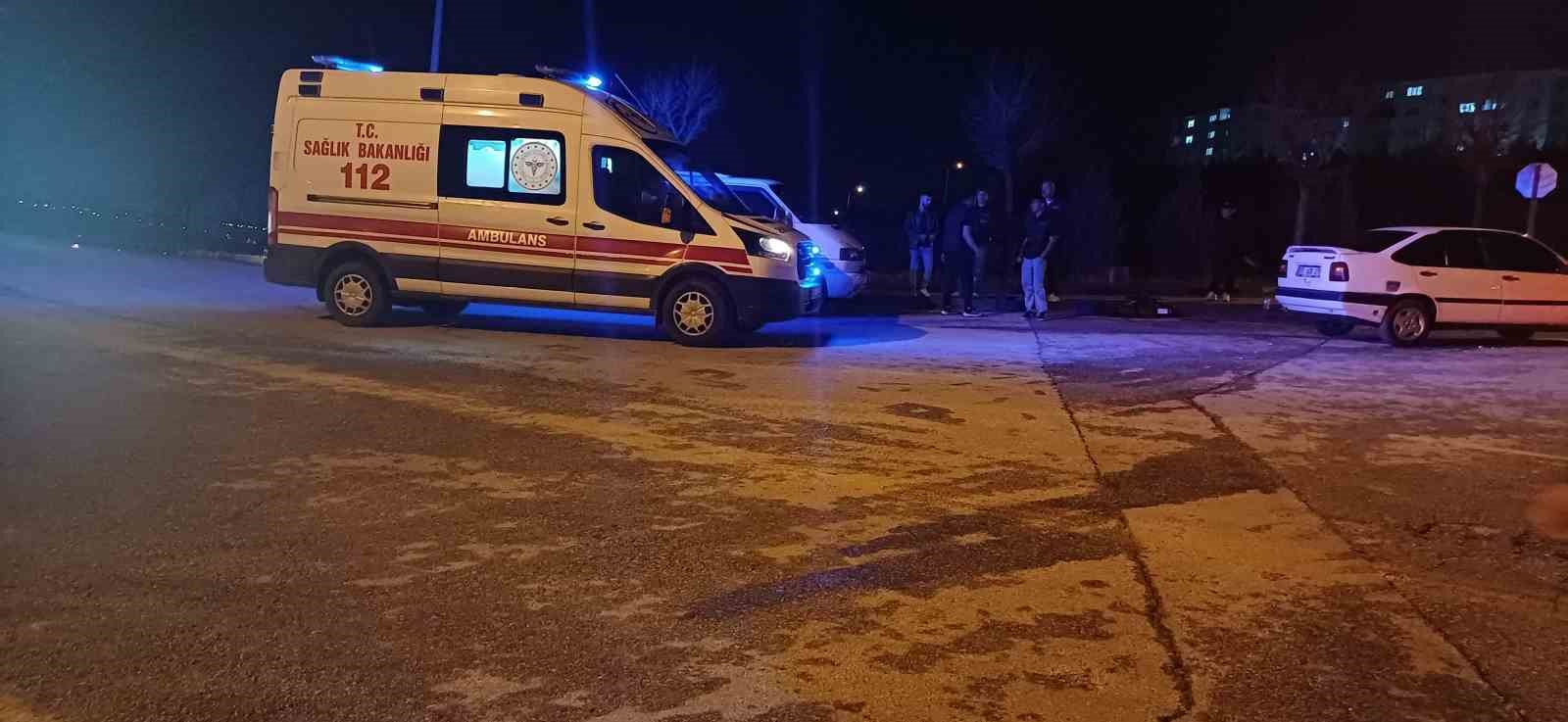 corumda-otomobil-ile-elektrikli-scooter-carpisti-1-yarali
