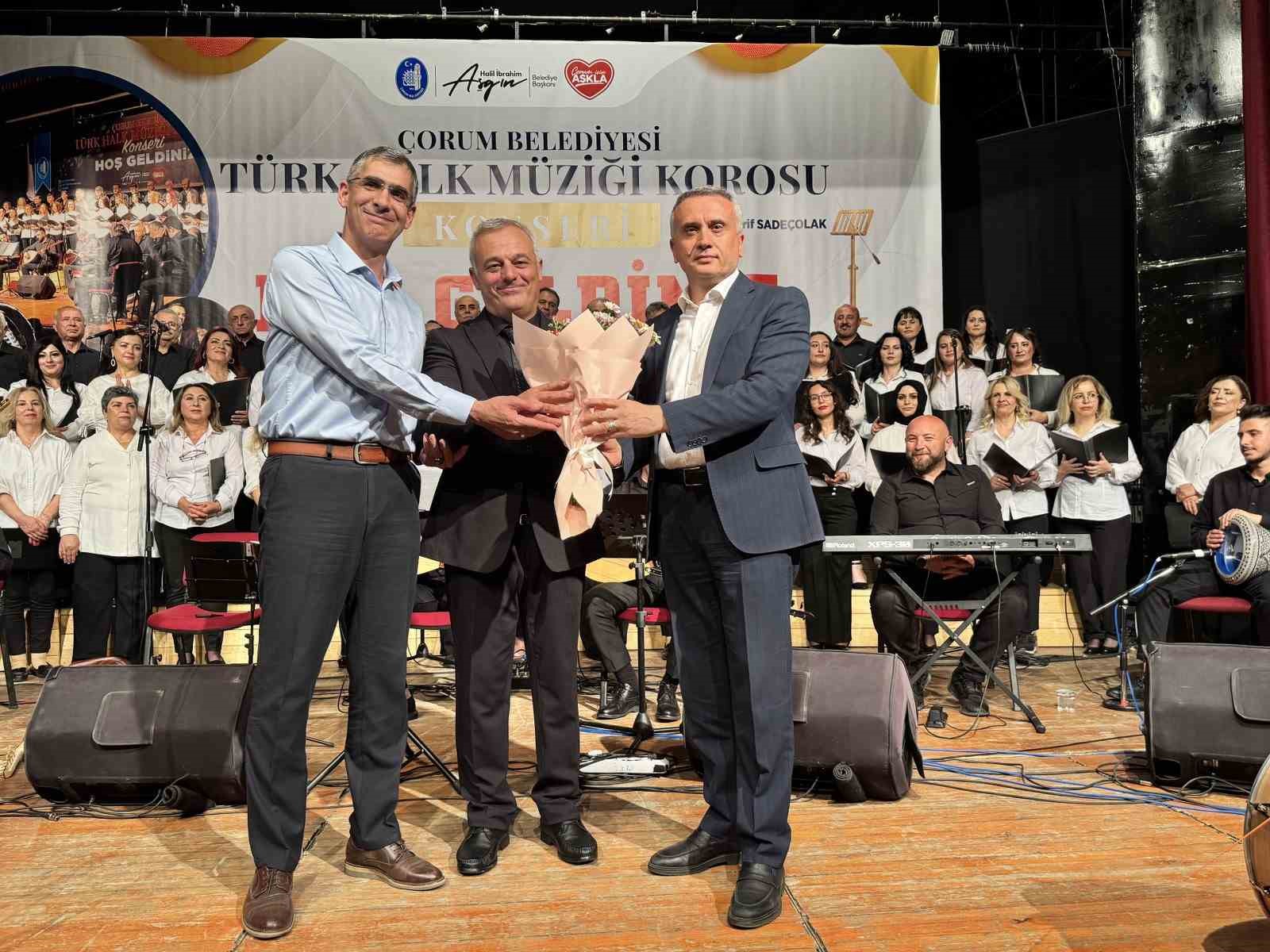 corumda-turku-dolu-gece-belediye-korosundan-muhtesem-konser