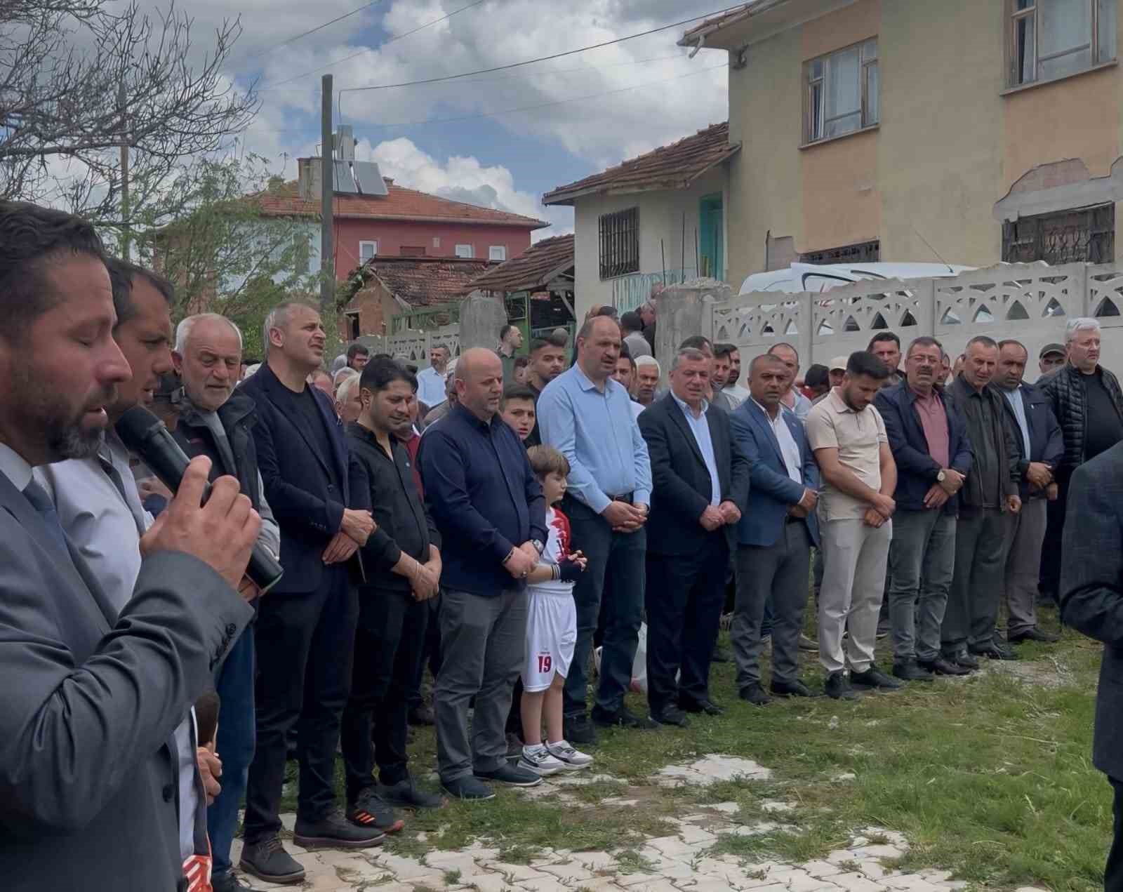 corumda-vatandaslar-yagmur-duasi-yapti