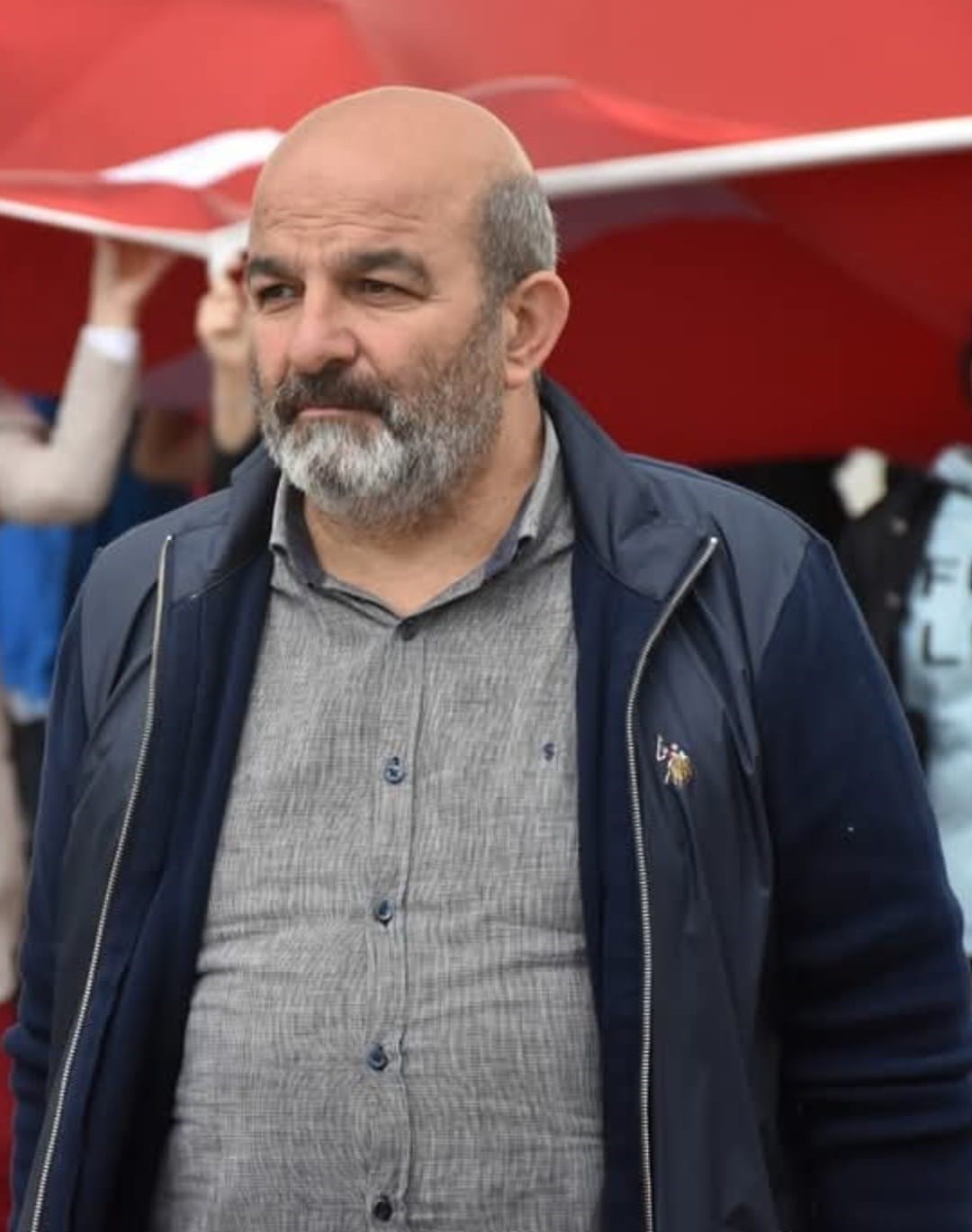 emekli-polis-memuru-otobus-duraginda-kendini-vurdu