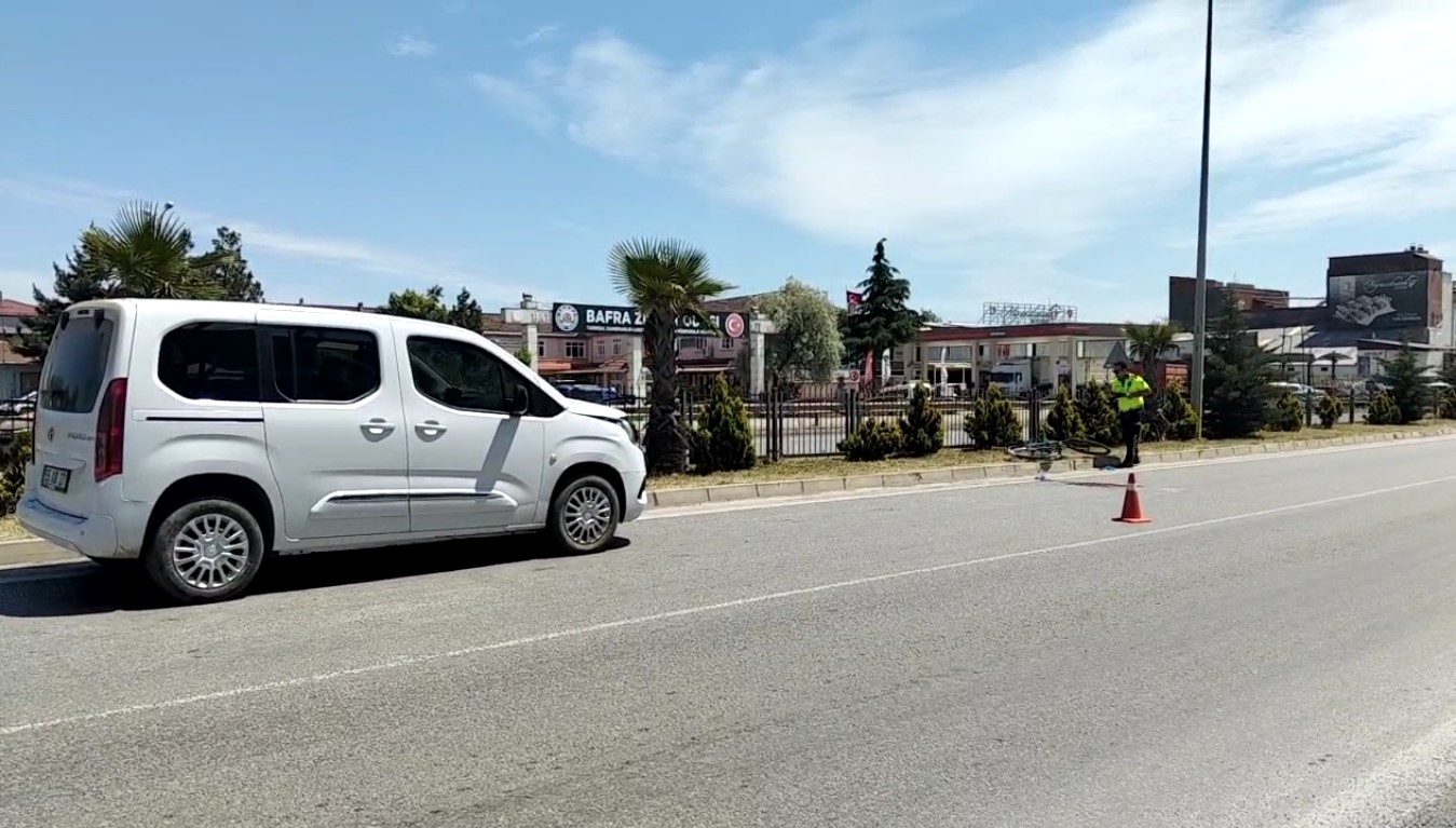 hafif-ticari-aracin-carptigi-bisiklet-surucusu-hayatini-kaybetti