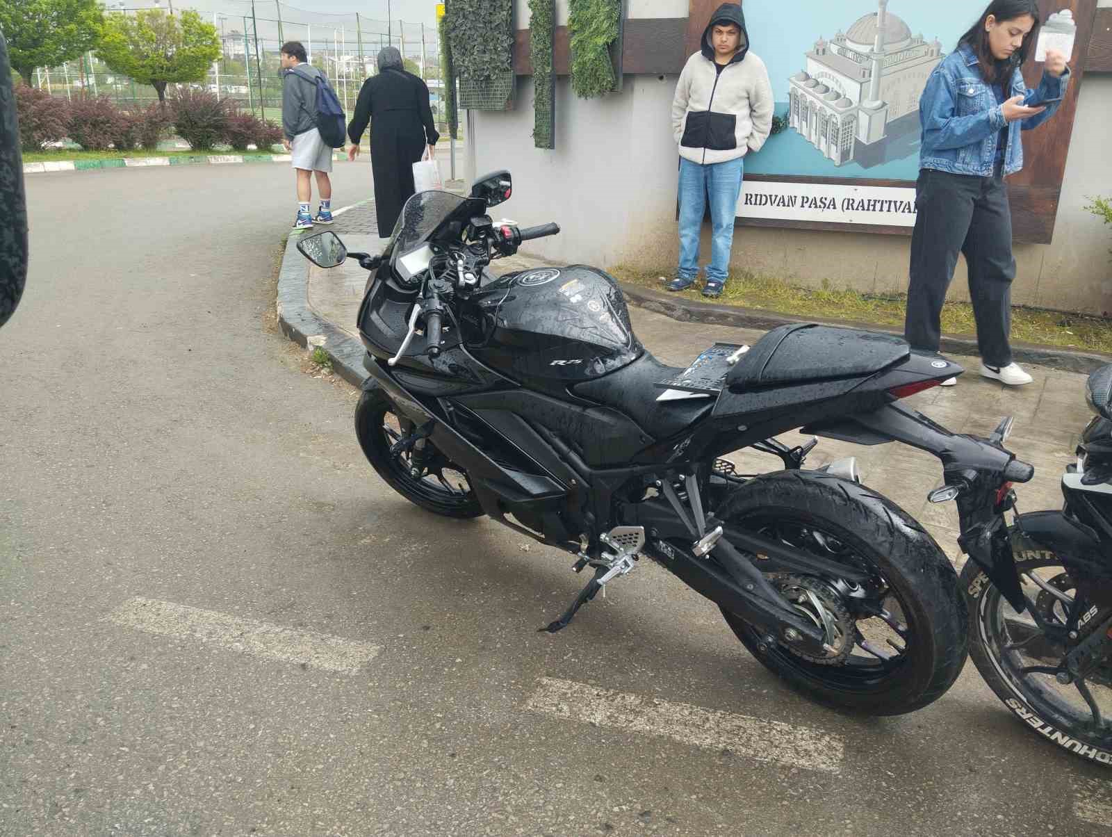 hafif-ticari-aracin-carptigi-motosikletli-yaralandi