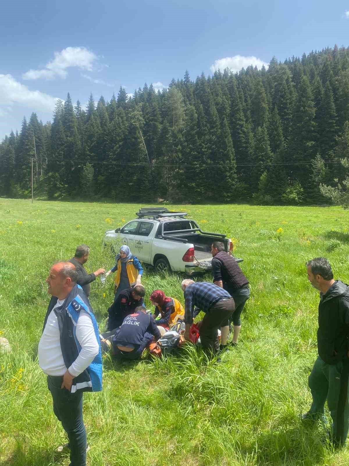 kastamonuda-yoldan-cikan-otomobil-dereye-uctu-1-olu-1-yarali