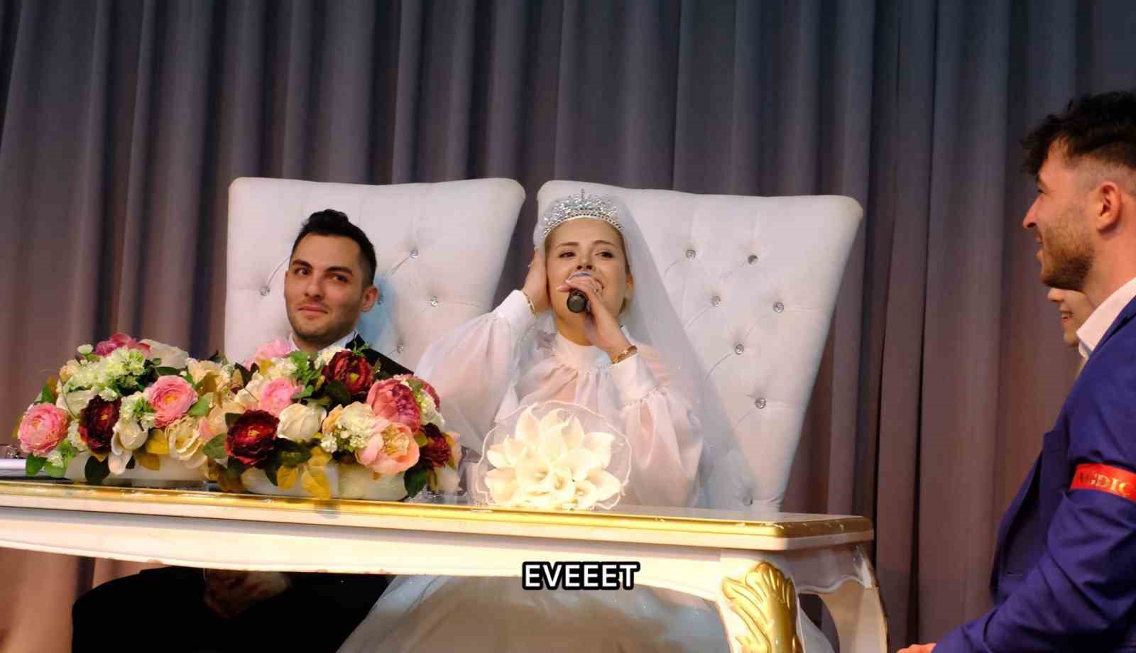 nikah-toreninde-tebessum-ettiren-anlar-gelin-evet-dedi-memur-baski-var-diyerek-kabul-etmedi