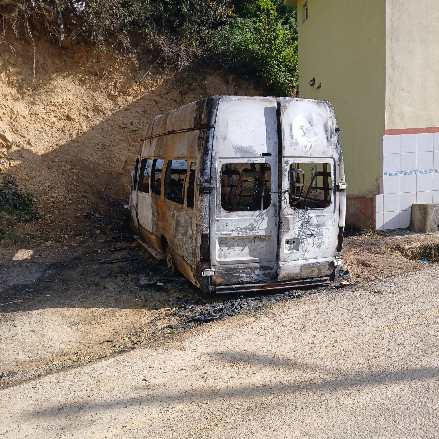 park-halindeki-minibus-alev-alev-yandi