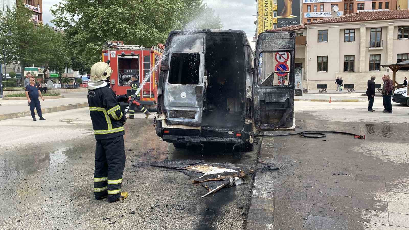polis-ekibi-islem-yapmak-isteyince-hacizli-araci-atese-verdi